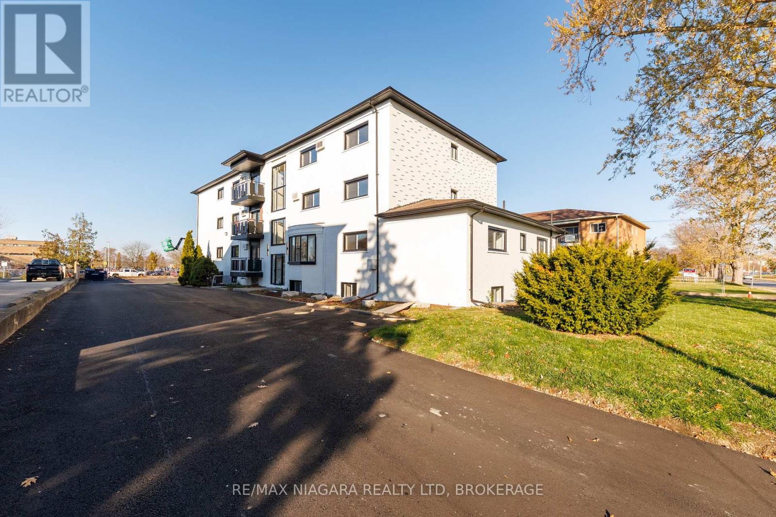 Unit 3 - 141 Plymouth Road, Welland, Ontario  L3B 3C8 - Photo 2 - X12599854