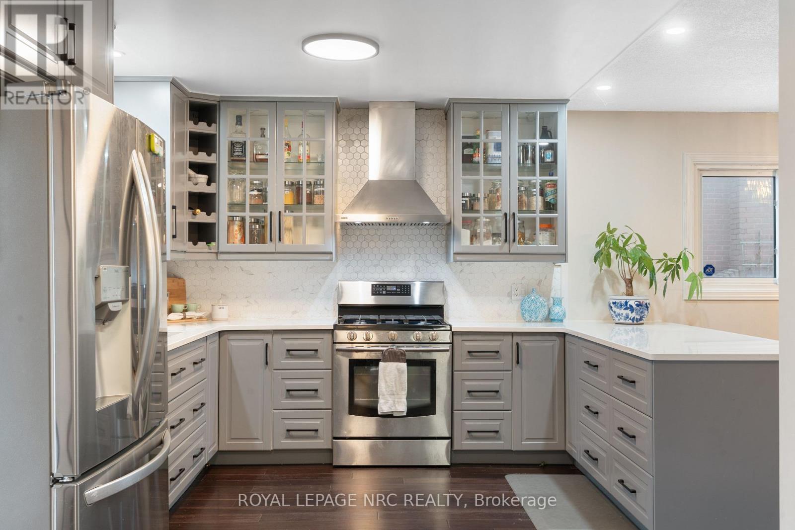 51 Briarsdale Crescent, Welland, Ontario  L3C 6S7 - Photo 6 - X12602118