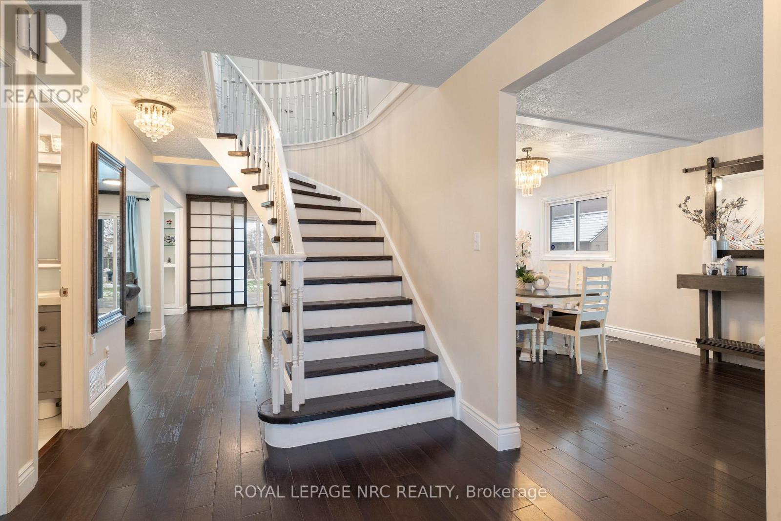 51 Briarsdale Crescent, Welland, Ontario  L3C 6S7 - Photo 9 - X12602118