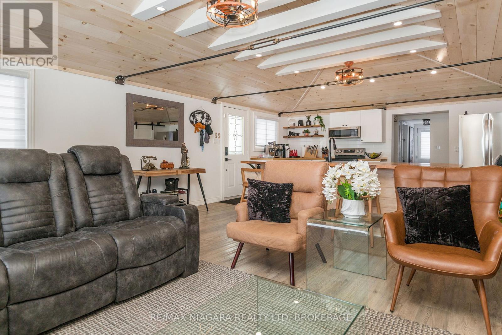 18 Sallows Drive, Tay, Ontario  L0K 2A0 - Photo 17 - S12602522