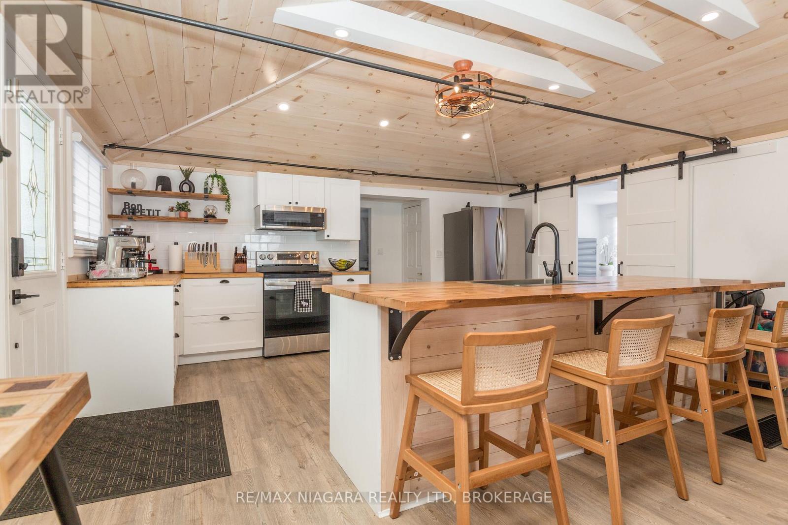 18 Sallows Drive, Tay, Ontario  L0K 2A0 - Photo 19 - S12602522