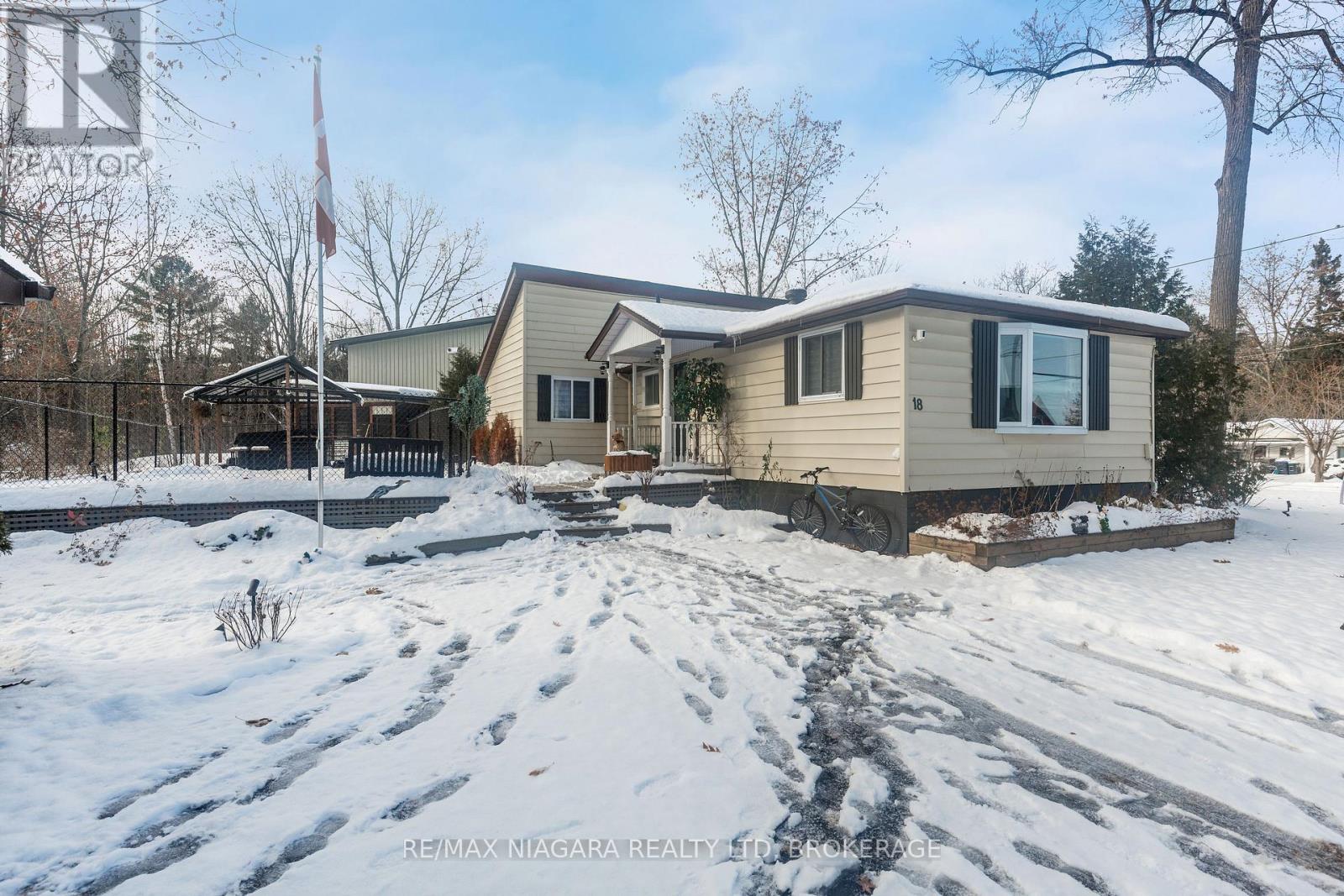 18 Sallows Drive, Tay, Ontario  L0K 2A0 - Photo 3 - S12602522
