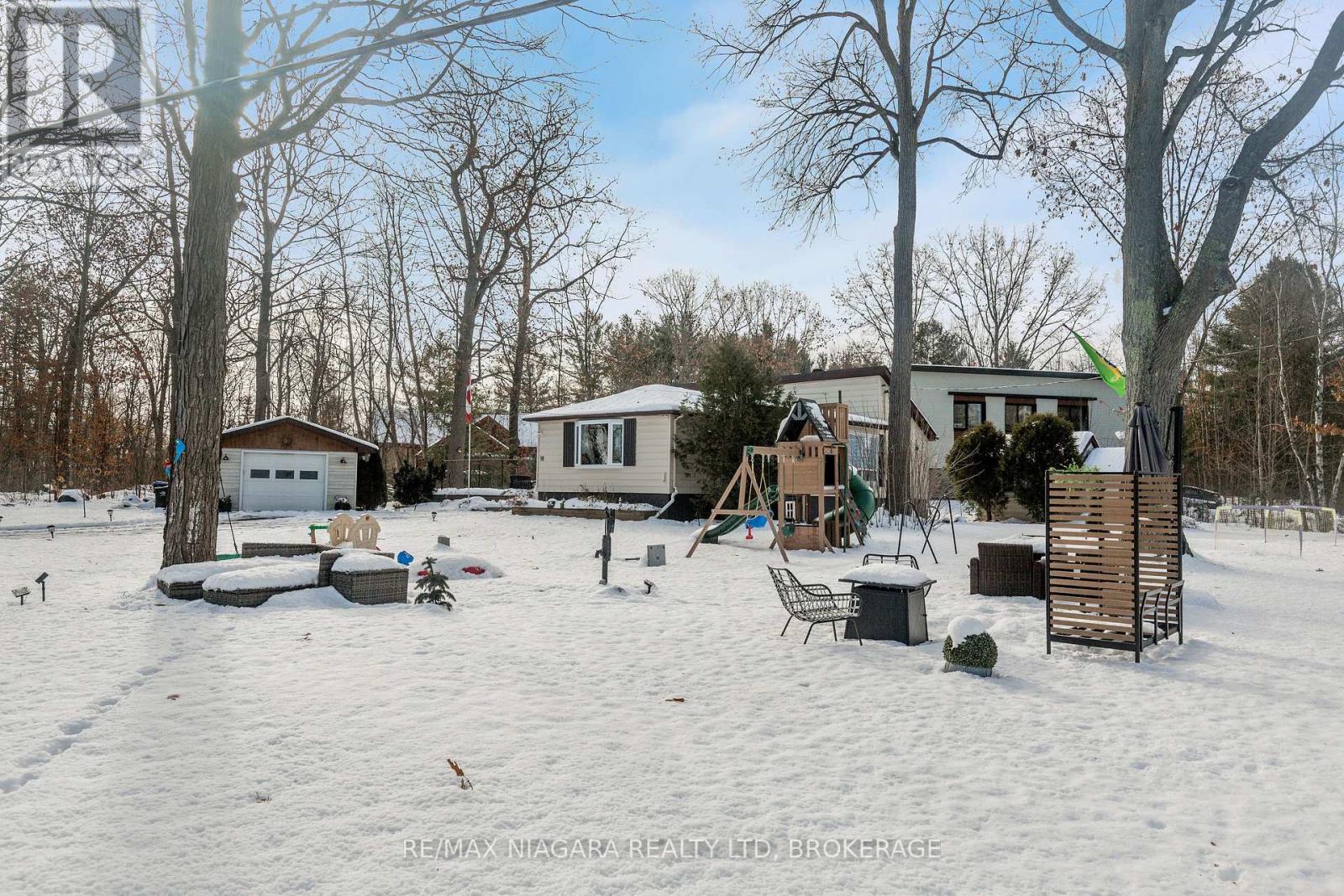 18 Sallows Drive, Tay, Ontario  L0K 2A0 - Photo 5 - S12602522