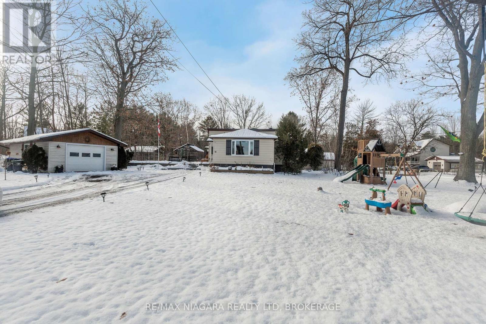 18 Sallows Drive, Tay, Ontario  L0K 2A0 - Photo 7 - S12602522