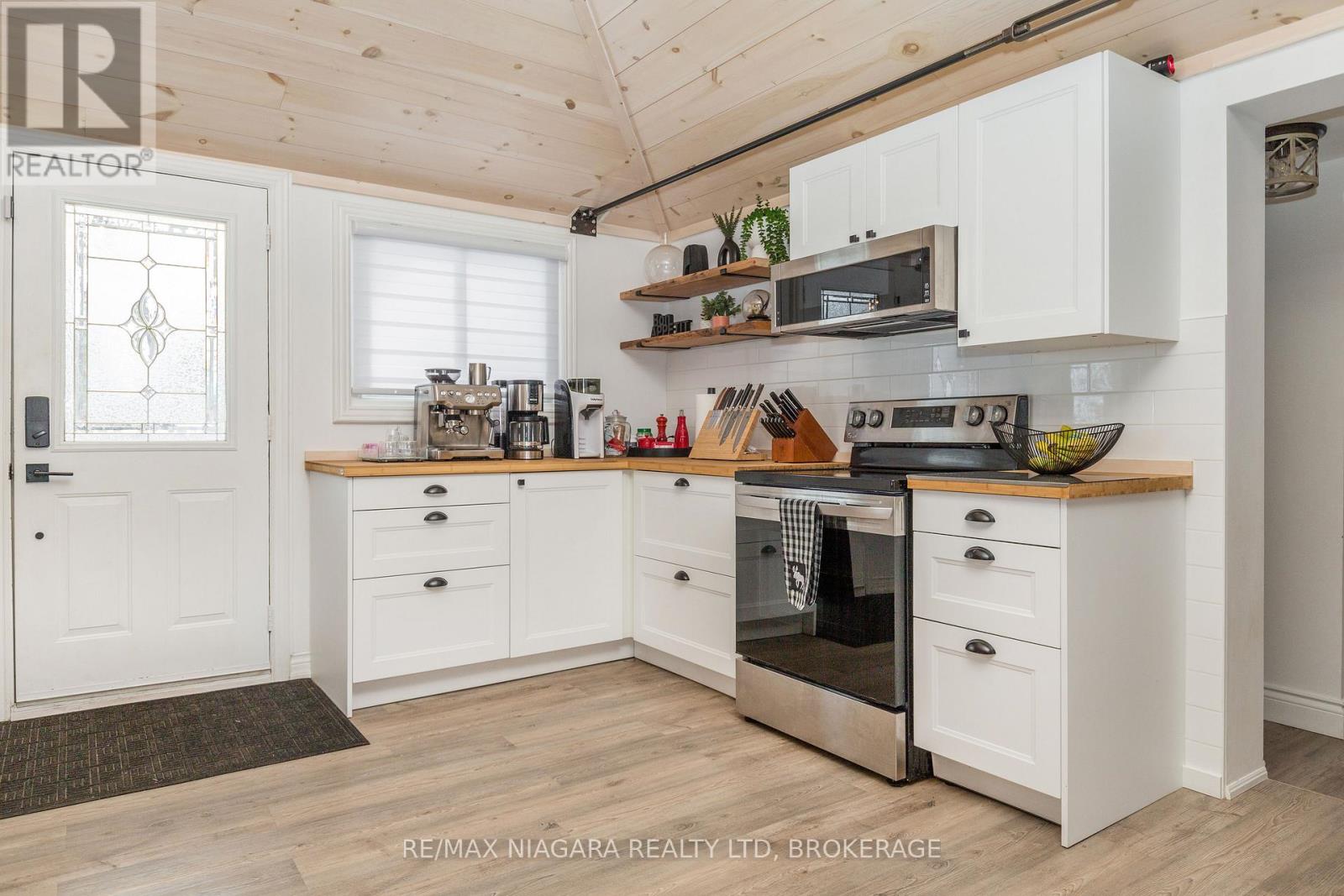 18 Sallows Drive, Tay, Ontario  L0K 2A0 - Photo 8 - S12602522