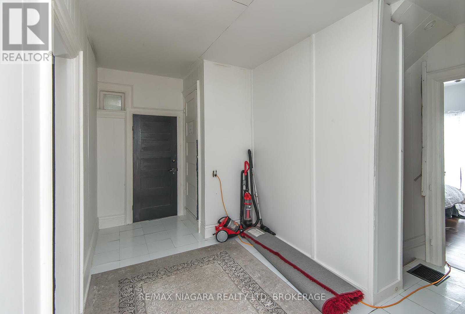 1937 Brookfield Road, Port Colborne, Ontario  L3K 5V3 - Photo 6 - X12603122