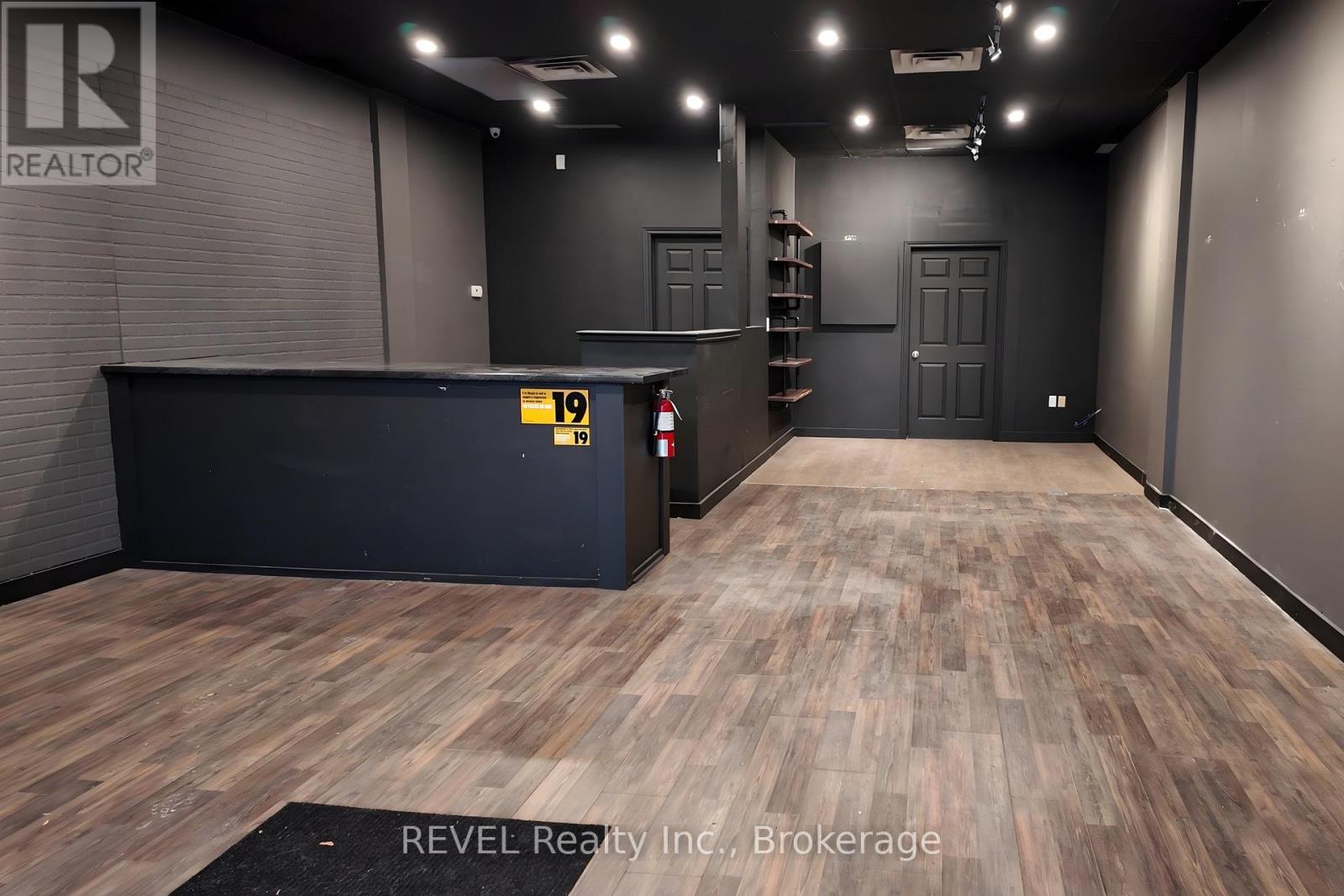 B11 - 211 Martindale Road, St. Catharines, Ontario  L2S 3V7 - Photo 3 - X12607420