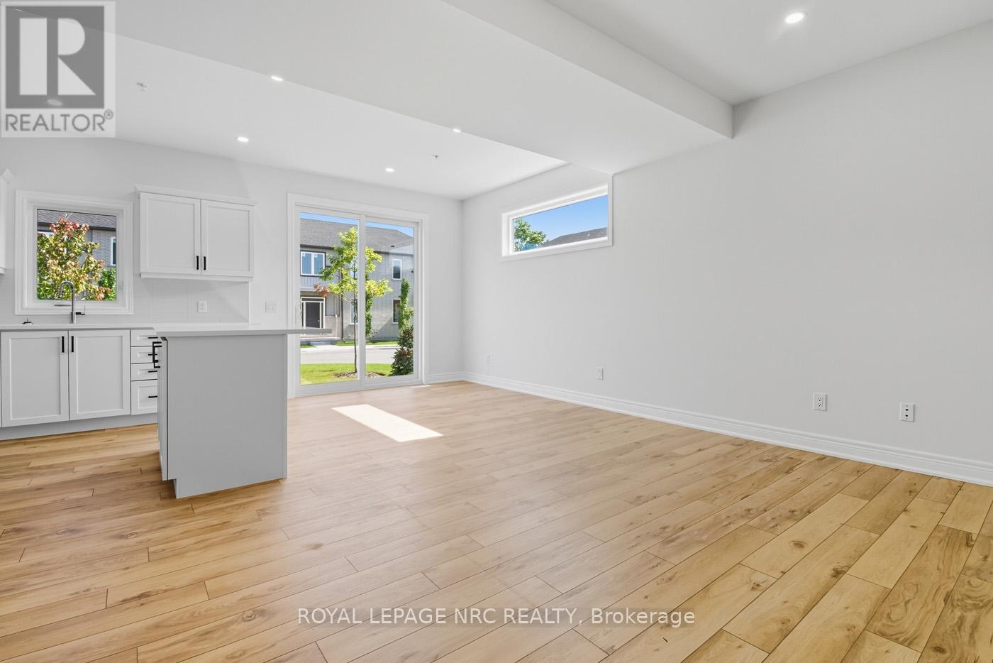 16 - 121a Moffatt Street, St. Catharines, Ontario  L2P 0G4 - Photo 11 - X12608882