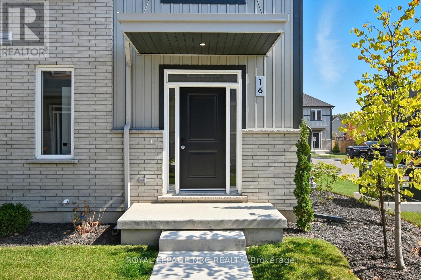 16 - 121a Moffatt Street, St. Catharines, Ontario  L2P 0G4 - Photo 2 - X12608882