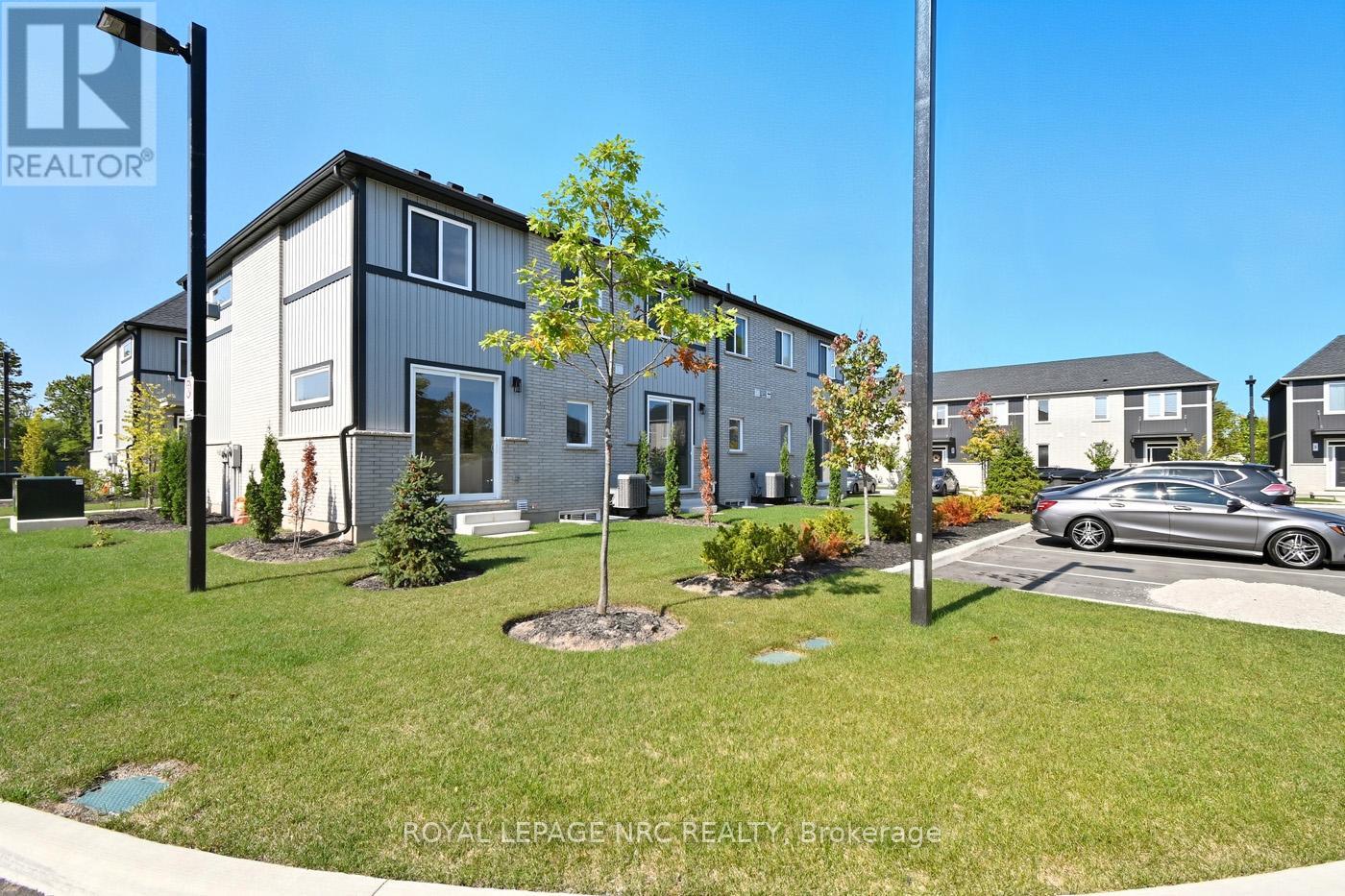 16 - 121a Moffatt Street, St. Catharines, Ontario  L2P 0G4 - Photo 4 - X12608882