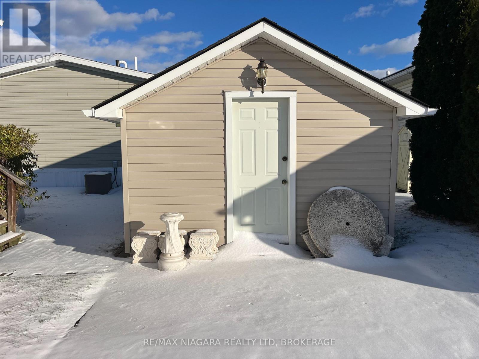 260 - 3033 Townline Road, Fort Erie, Ontario  L0S 1S1 - Photo 2 - X12609598