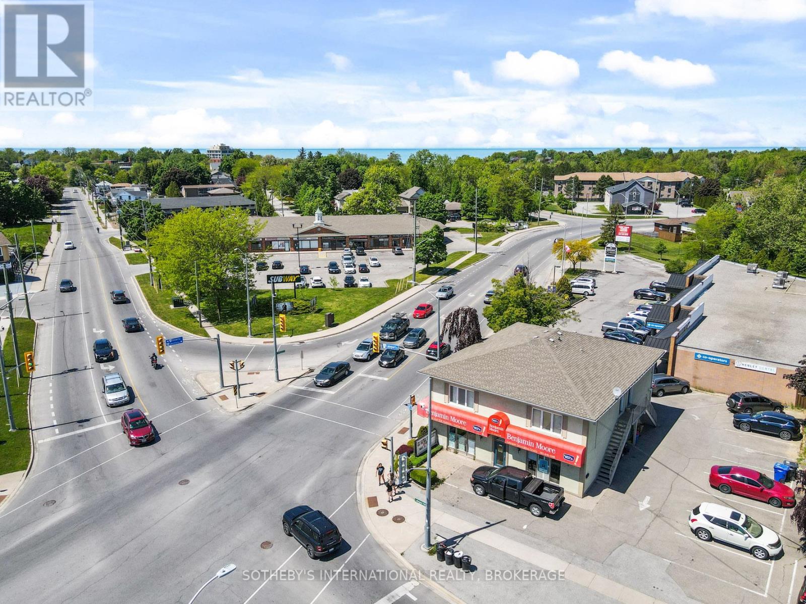 117 Lakeport Road, St. Catharines, Ontario  L2N 4R2 - Photo 3 - X12610152