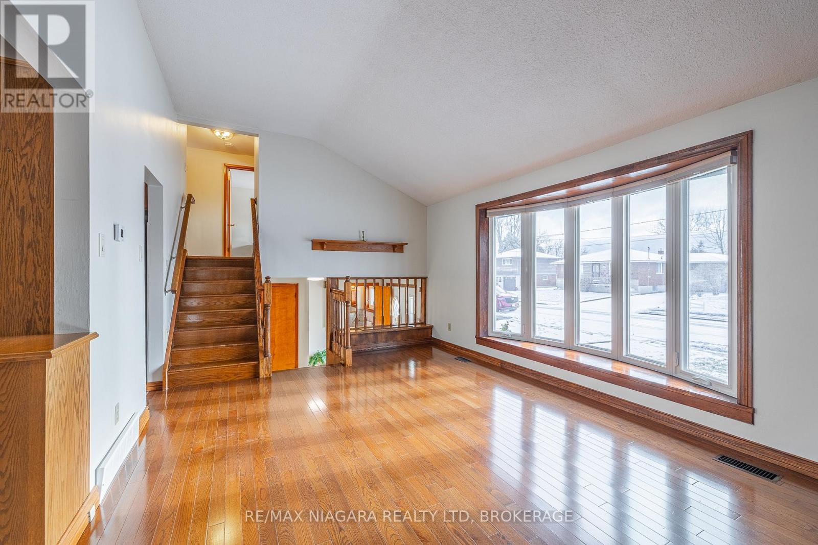 5923 Keith Street, Niagara Falls, Ontario  L2J 1J8 - Photo 13 - X12610186