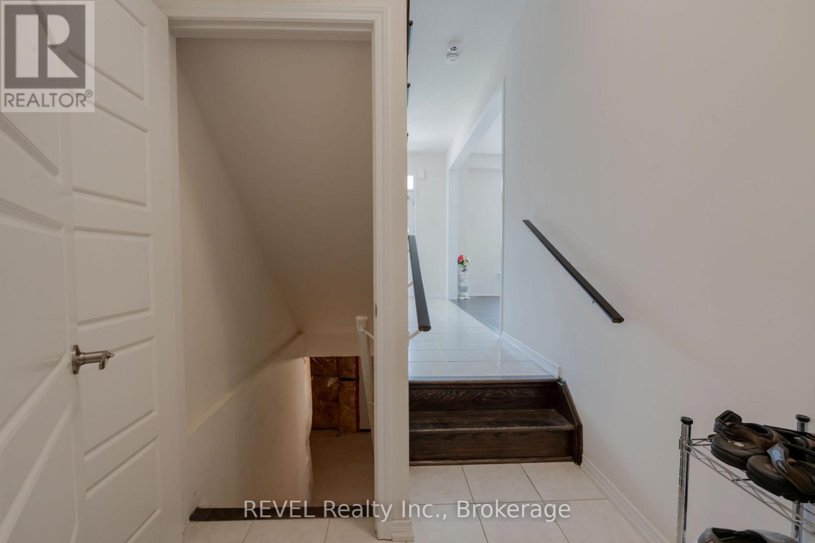 8797 Pawpaw Lane, Niagara Falls, Ontario  L2H 3S4 - Photo 21 - X12610364