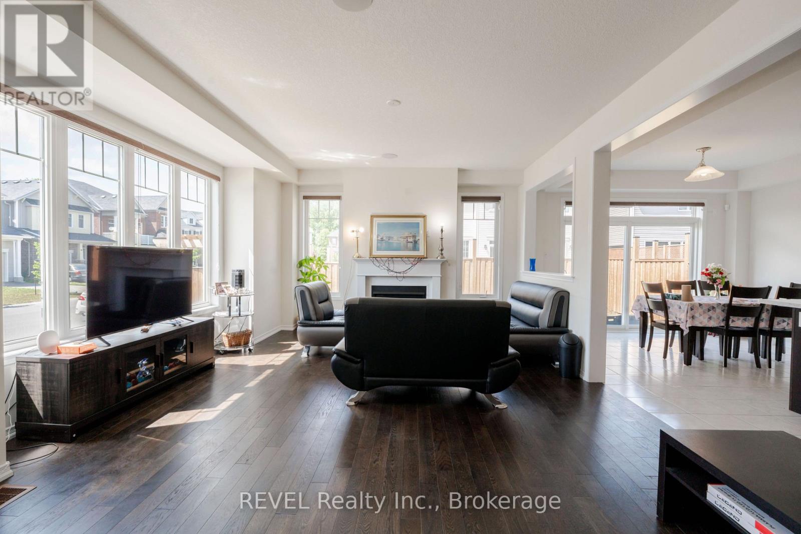 8797 Pawpaw Lane, Niagara Falls, Ontario  L2H 3S4 - Photo 4 - X12610364