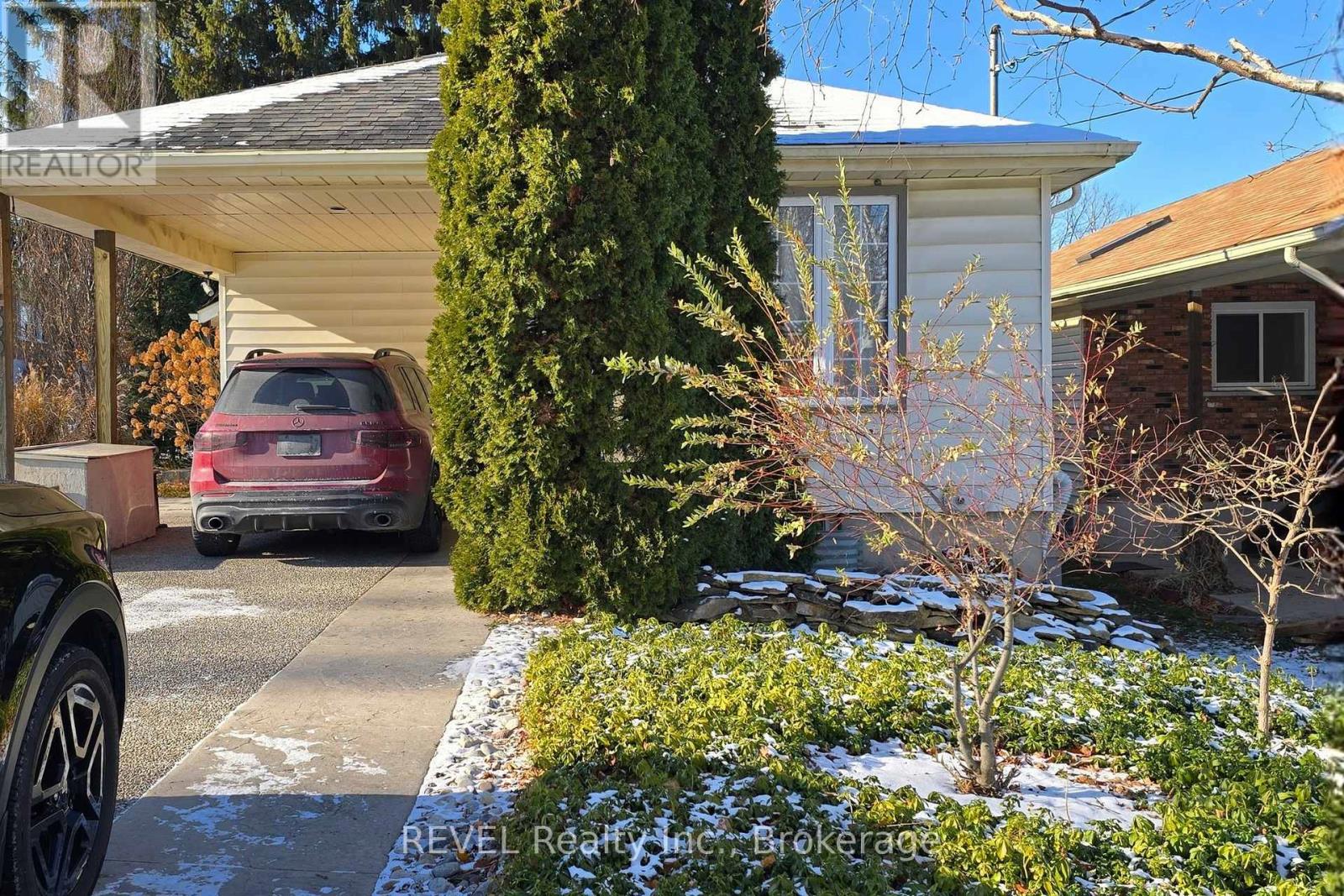 LOWER LEVEL - 33 DUNDAS CRESCENT, St. Catharines, Ontario