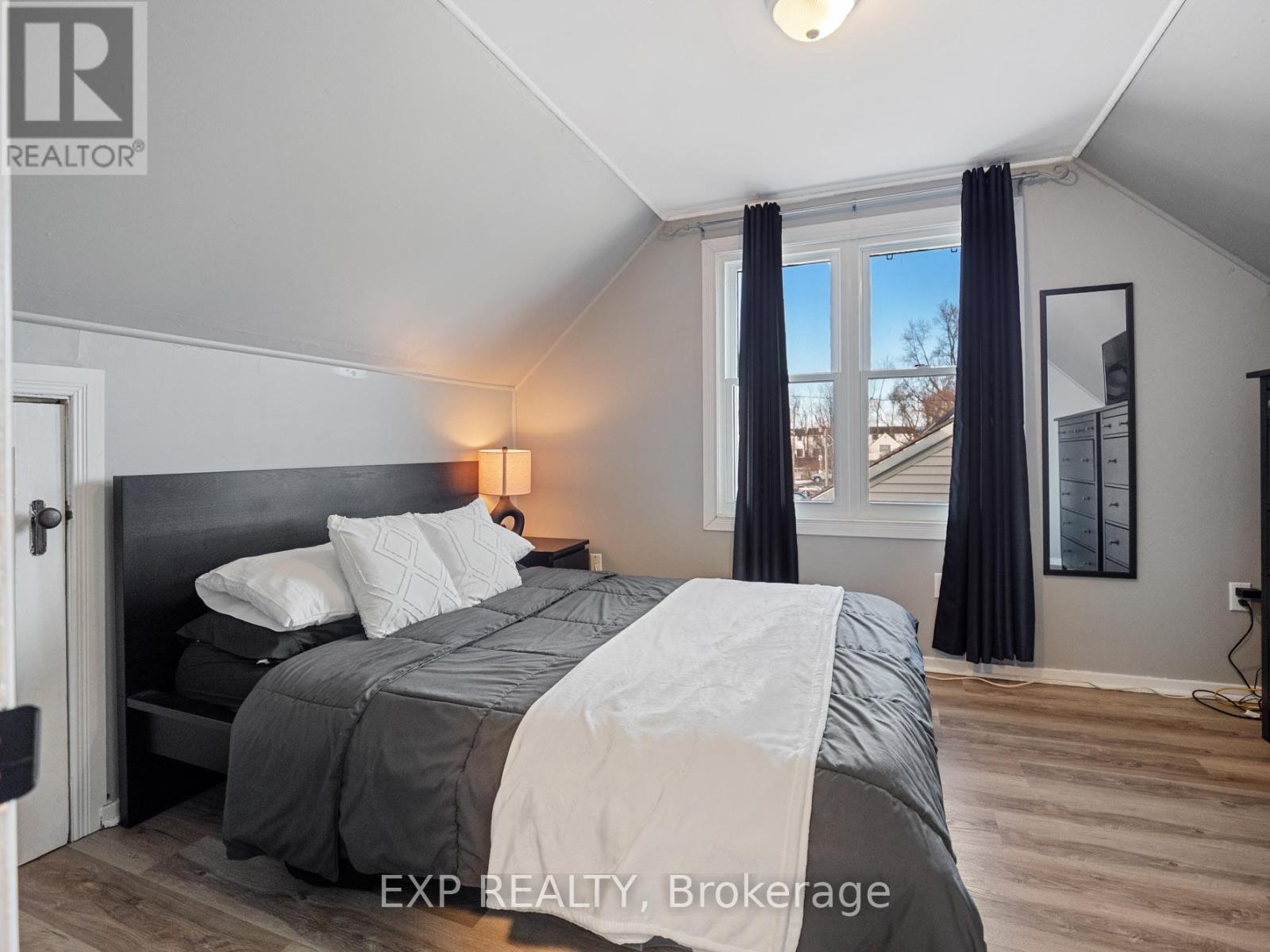 4354 Fifth Avenue, Niagara Falls, Ontario  L2E 4R2 - Photo 17 - X12611046