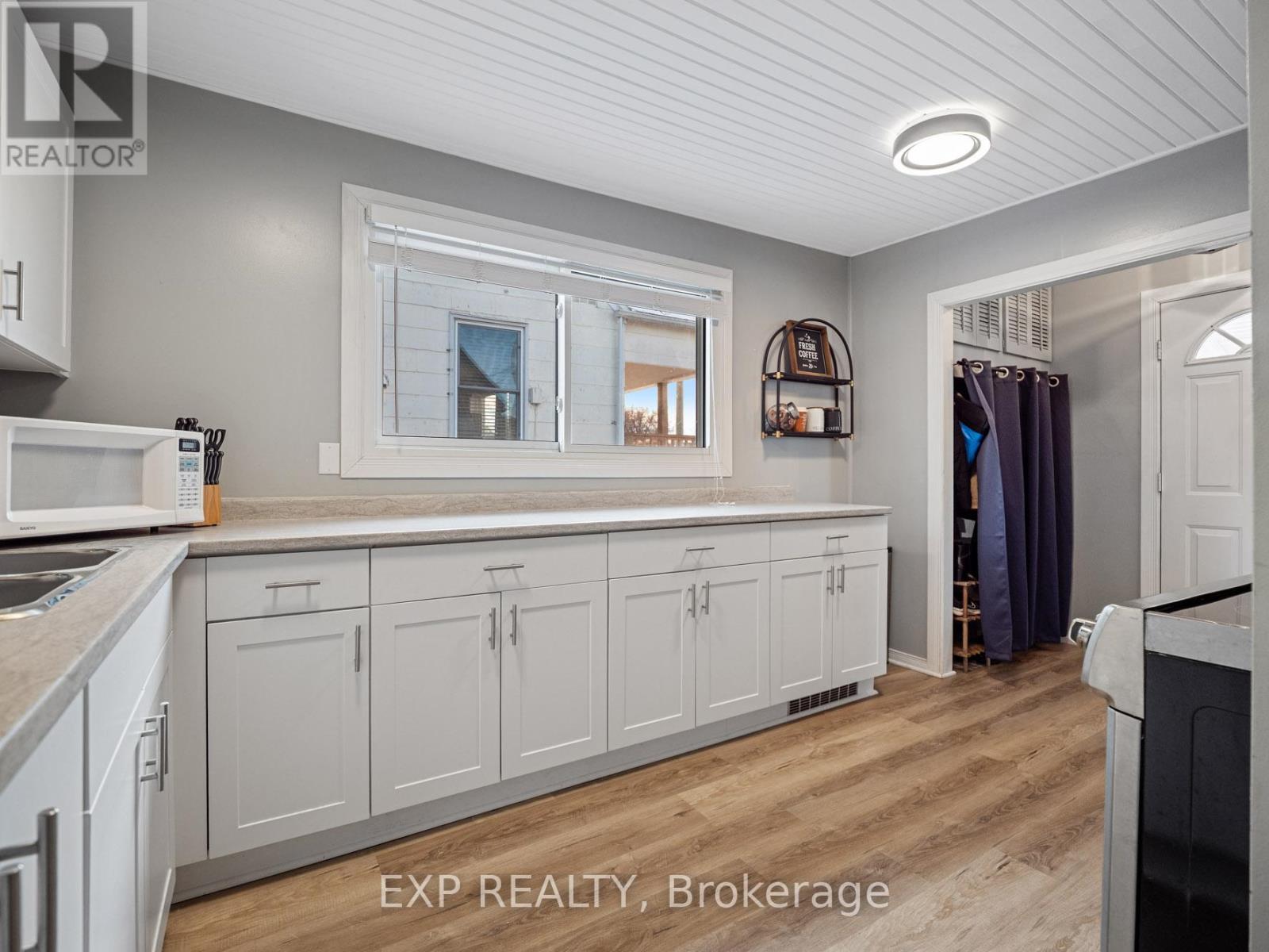 4354 Fifth Avenue, Niagara Falls, Ontario  L2E 4R2 - Photo 6 - X12611046