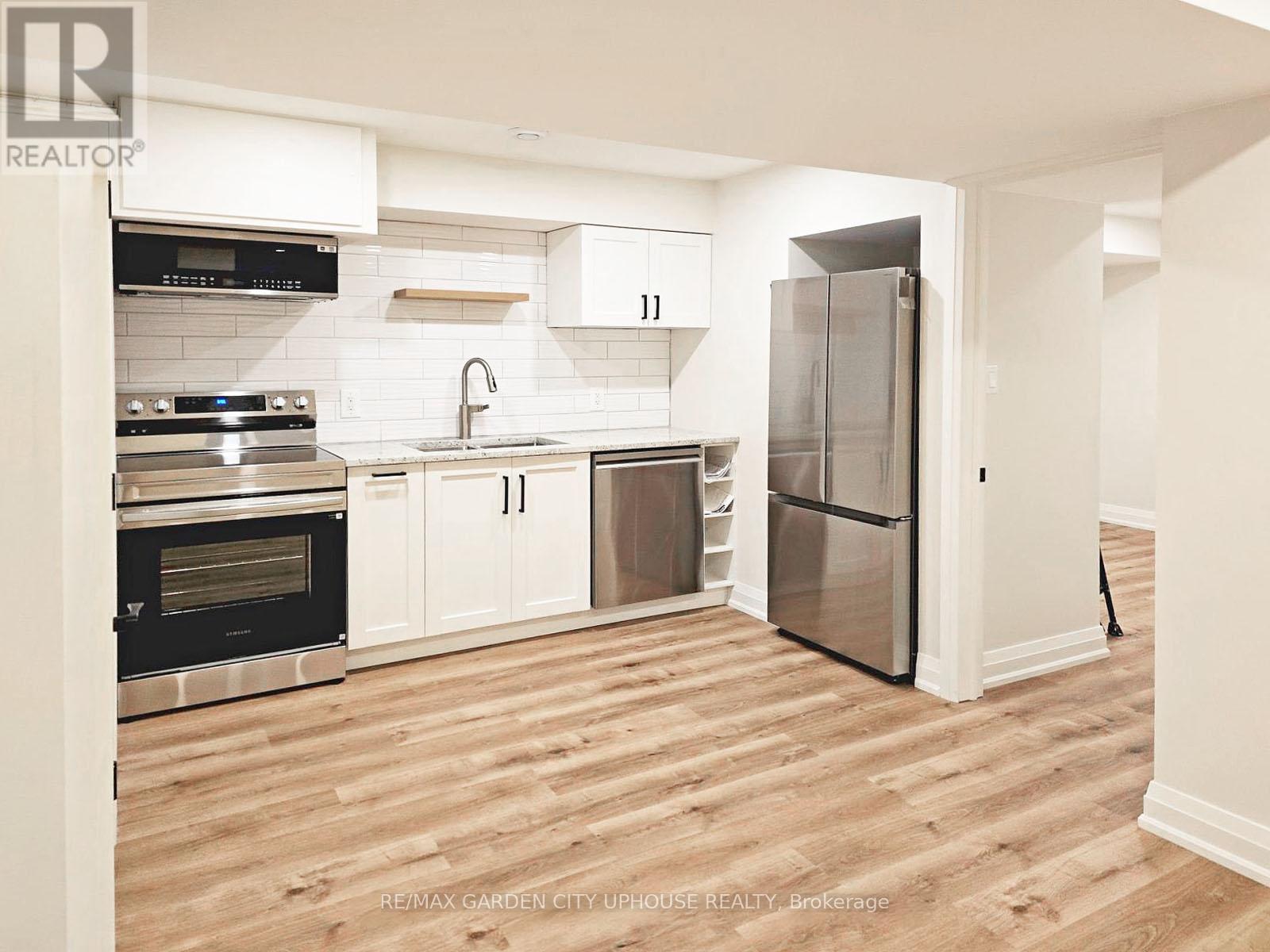 Lower - 11 Manhattan Court, St. Catharines, Ontario  L2R 0B8 - Photo 10 - X12611066