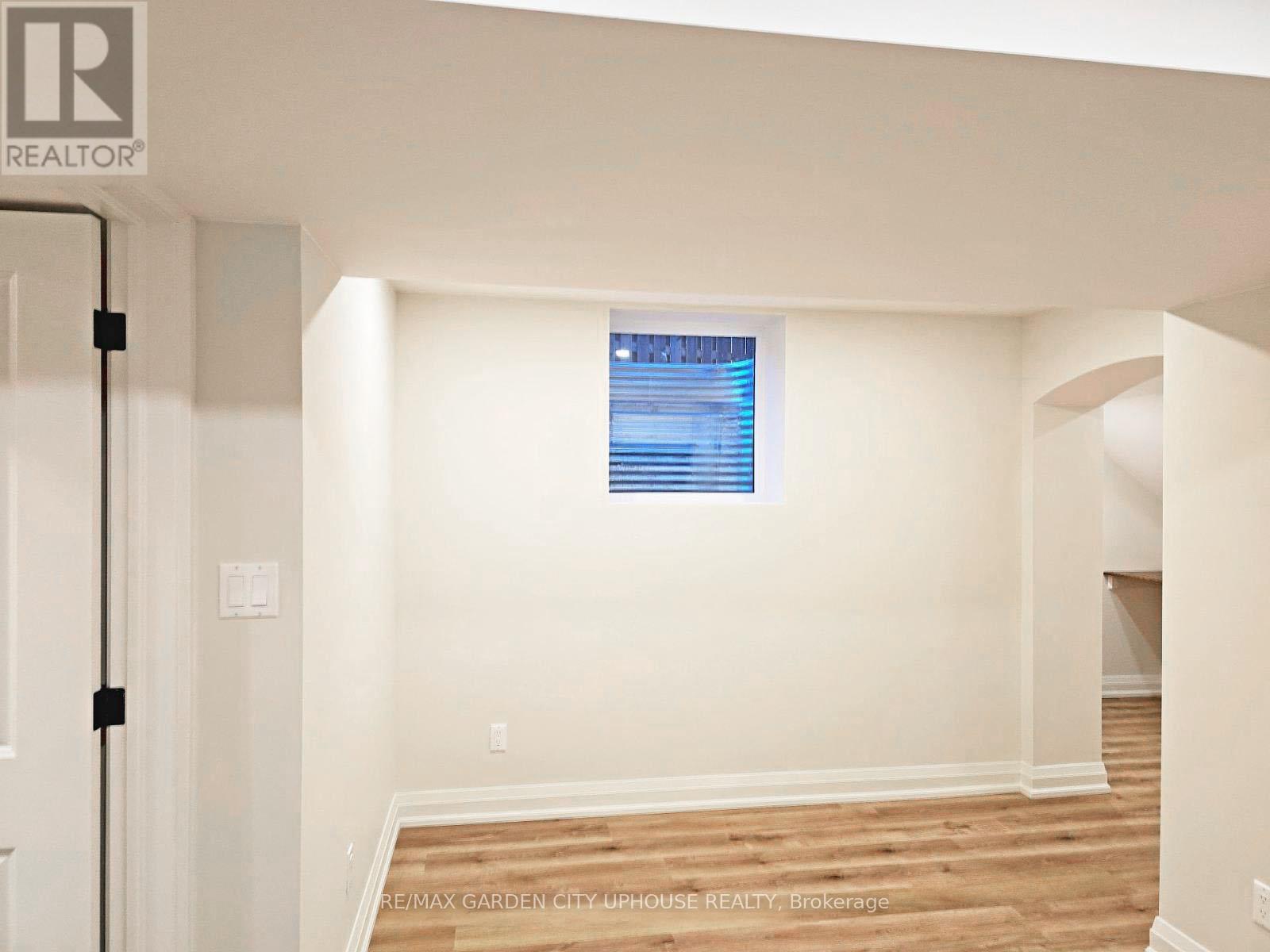 Lower - 11 Manhattan Court, St. Catharines, Ontario  L2R 0B8 - Photo 11 - X12611066