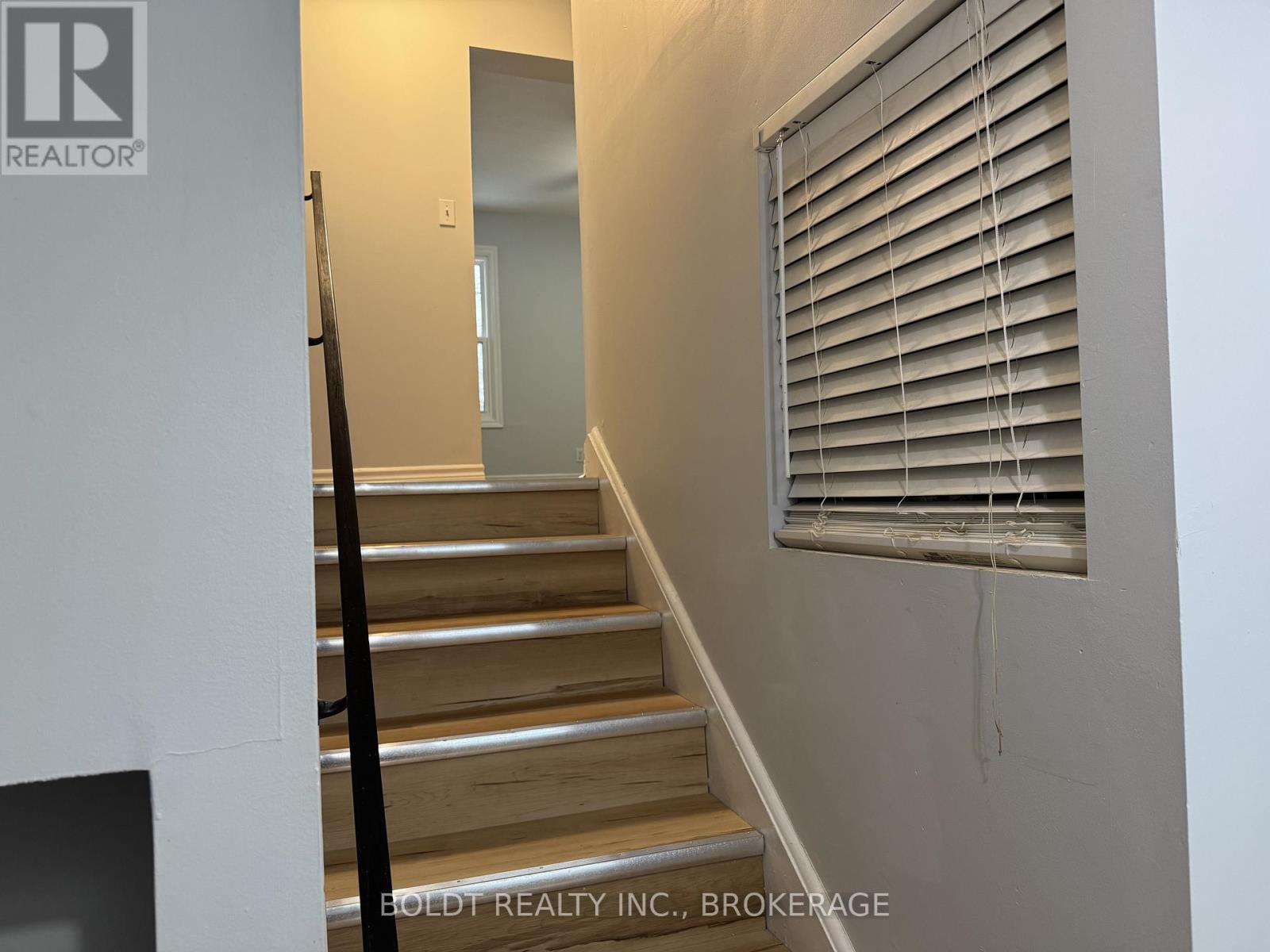 2 - 396 Oxford Avenue, Fort Erie, Ontario  L0S 1B0 - Photo 8 - X12611454