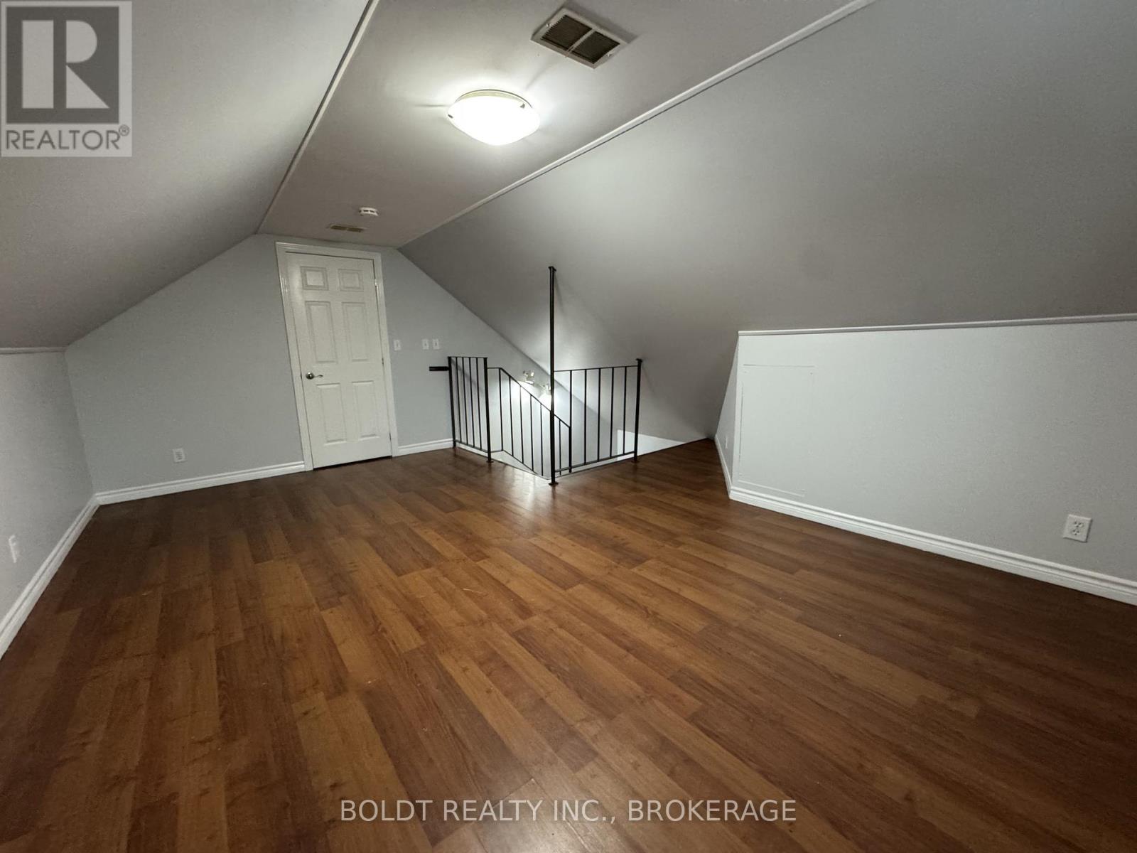 2 - 396 Oxford Avenue, Fort Erie, Ontario  L0S 1B0 - Photo 9 - X12611454