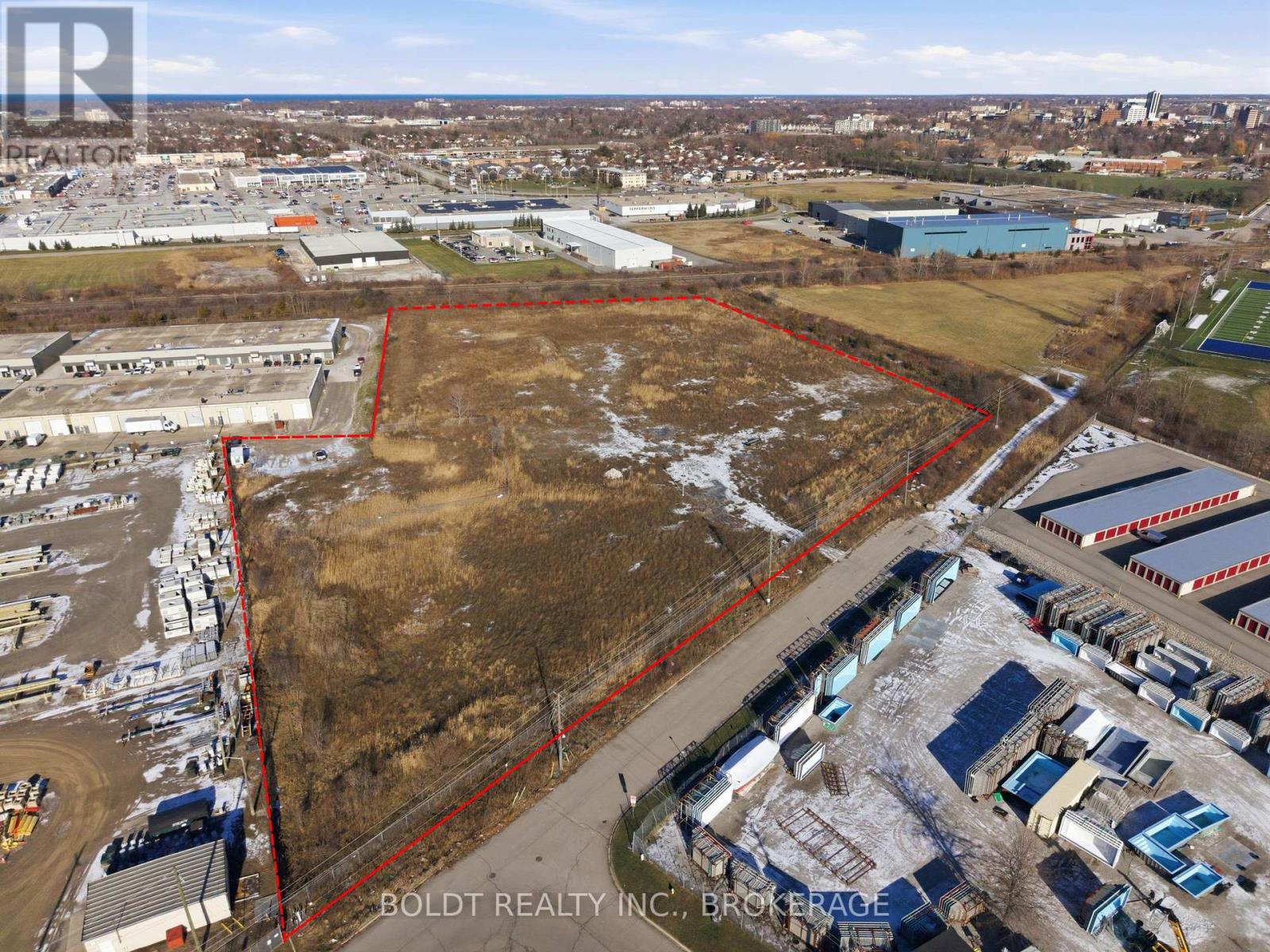 240 Ridley Road W, St. Catharines, Ontario  L2R 6P7 - Photo 5 - X12612962