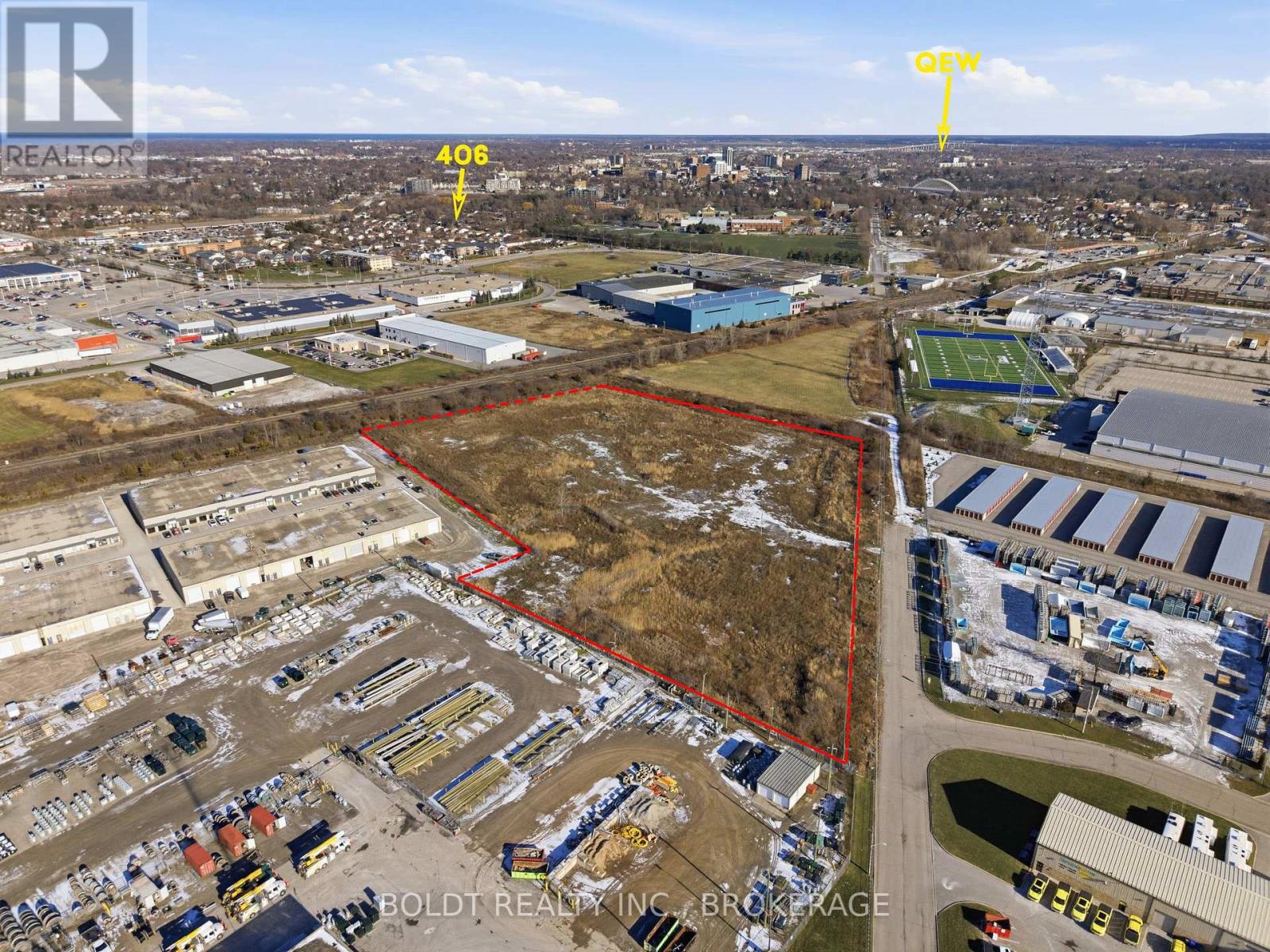 240 Ridley Road W, St. Catharines, Ontario  L2R 6P7 - Photo 8 - X12612962