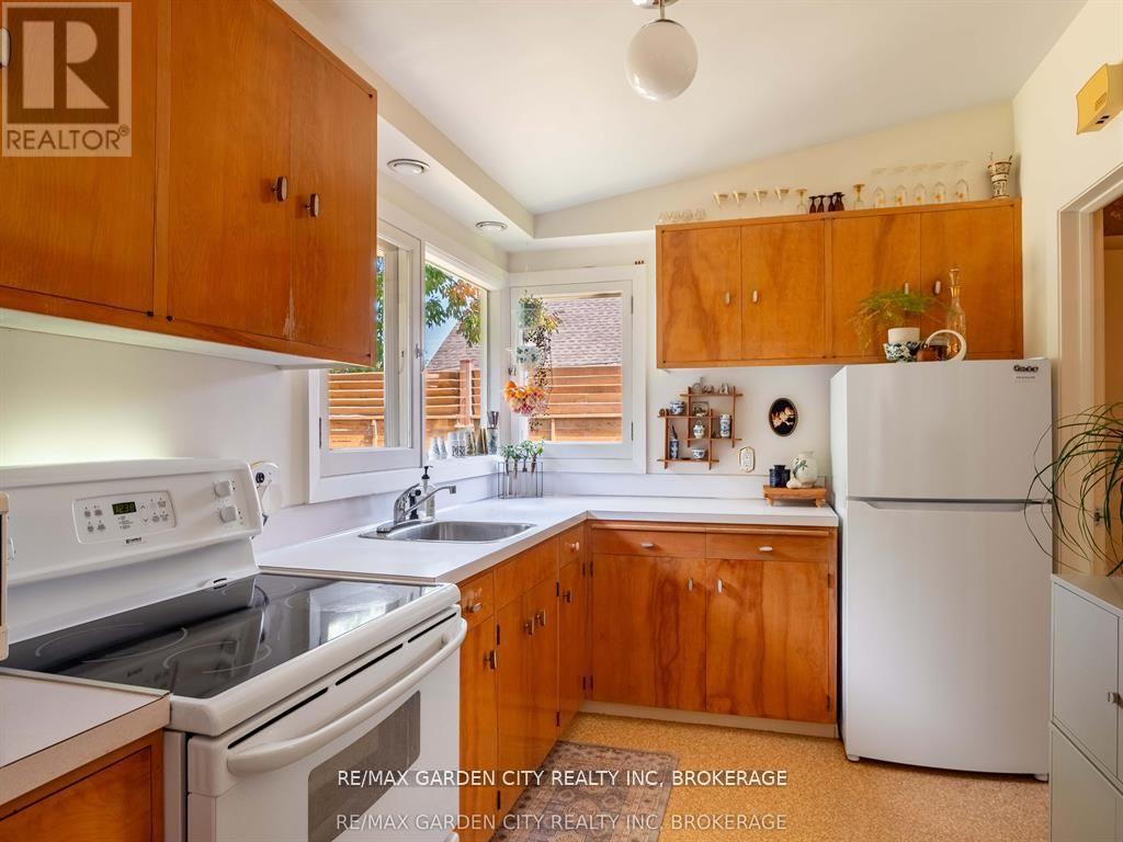 46 Henley Drive, St. Catharines, Ontario  L2N 4A9 - Photo 19 - X12614398