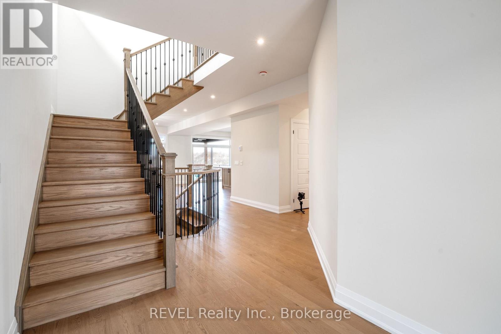 1190 Uppers Lane, Thorold, Ontario  L2V 0H1 - Photo 5 - X12614646