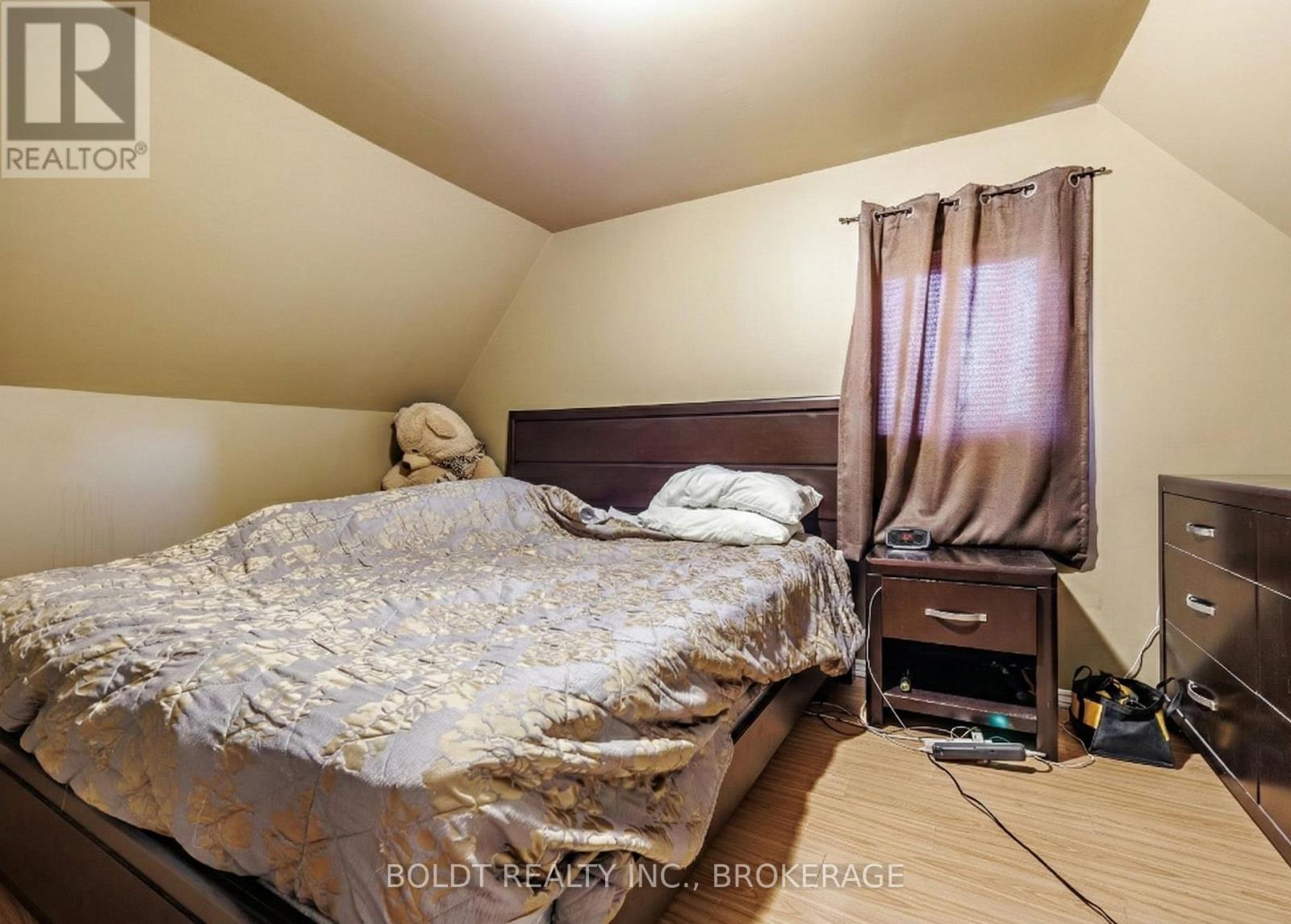 132 Welland Avenue, St. Catharines, Ontario  L2R 2N6 - Photo 11 - X12614842