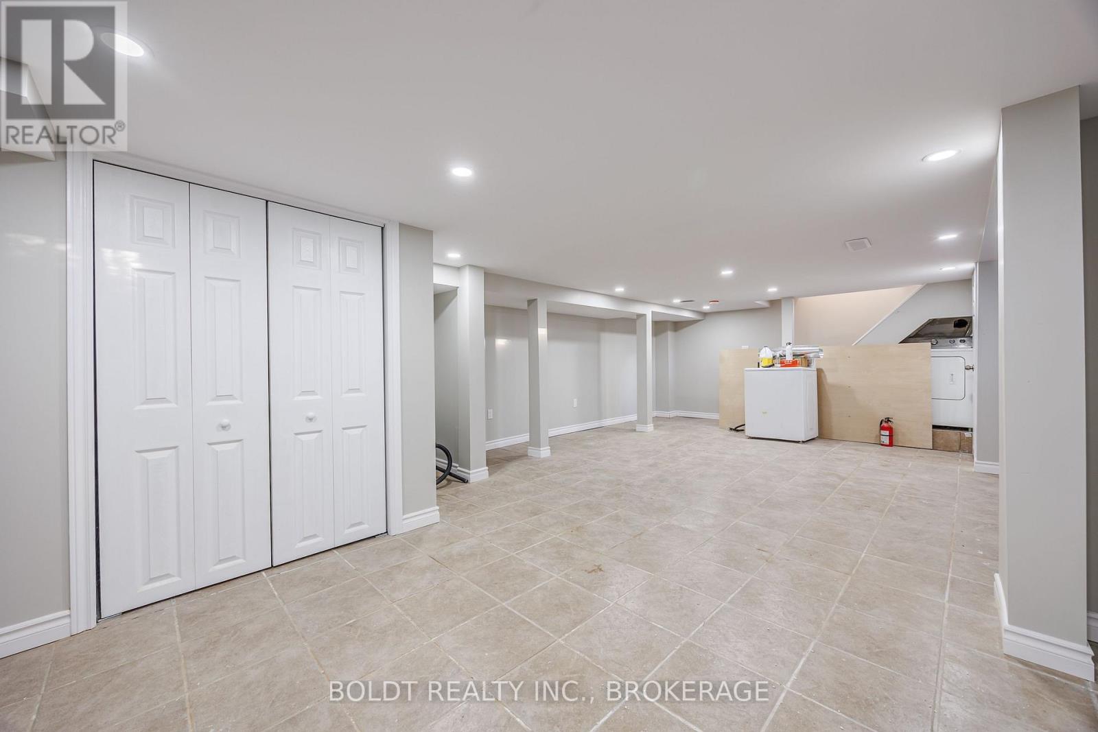 132 Welland Avenue, St. Catharines, Ontario  L2R 2N6 - Photo 15 - X12614842