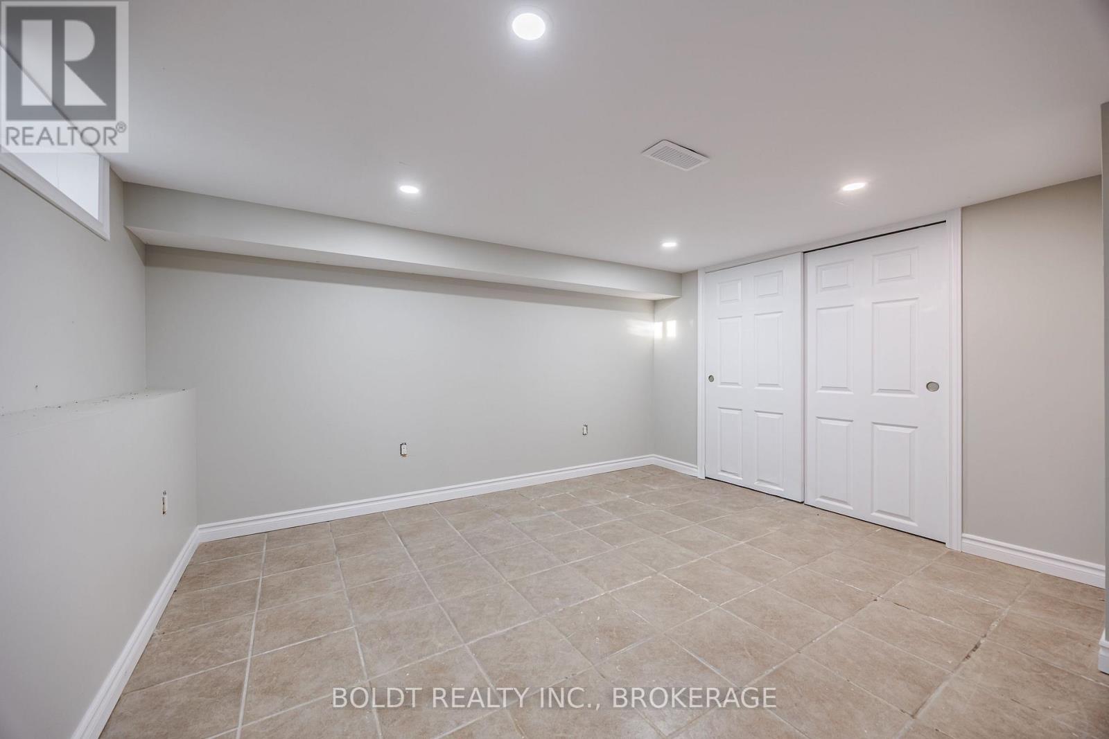 132 Welland Avenue, St. Catharines, Ontario  L2R 2N6 - Photo 16 - X12614842