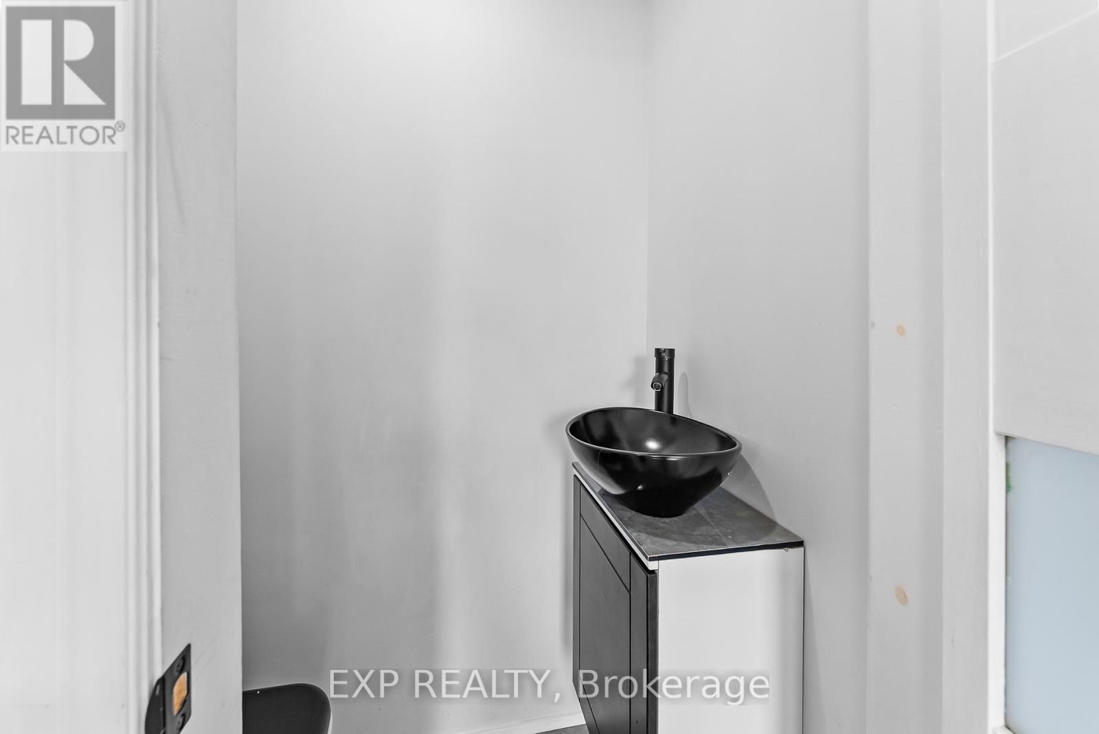 249 Wallace Avenue S, Welland, Ontario  L3B 1R7 - Photo 10 - X12614908