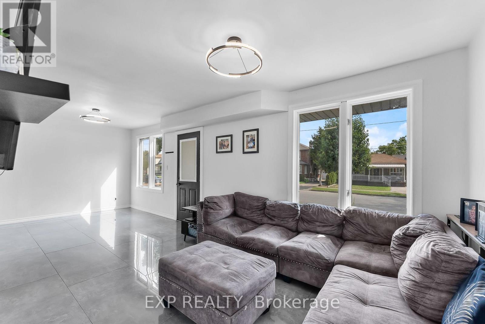 249 Wallace Avenue S, Welland, Ontario  L3B 1R7 - Photo 4 - X12614908