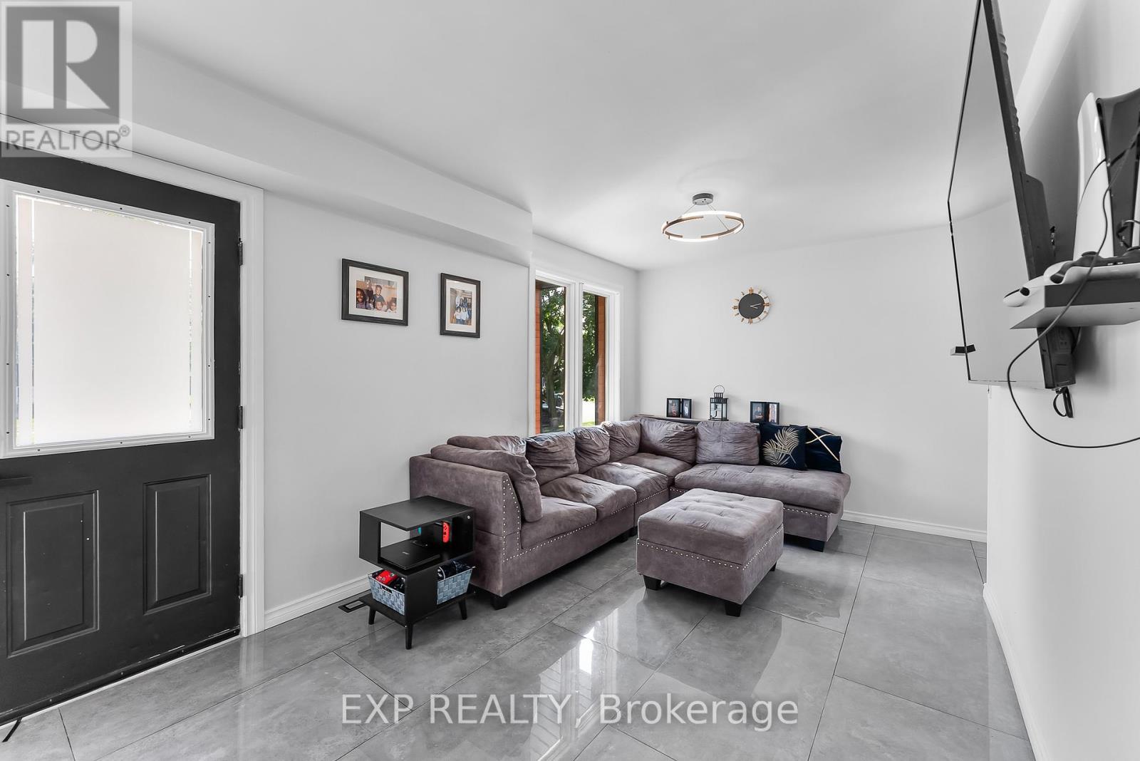 249 Wallace Avenue S, Welland, Ontario  L3B 1R7 - Photo 5 - X12614908