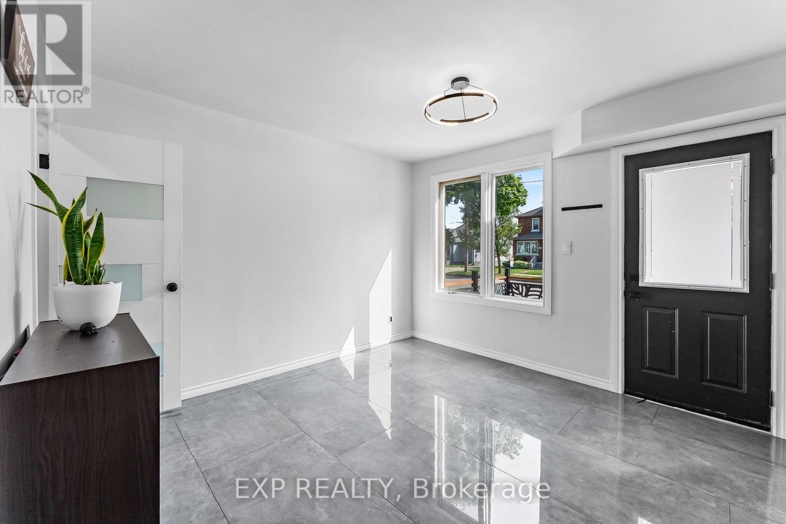 249 Wallace Avenue S, Welland, Ontario  L3B 1R7 - Photo 8 - X12614908