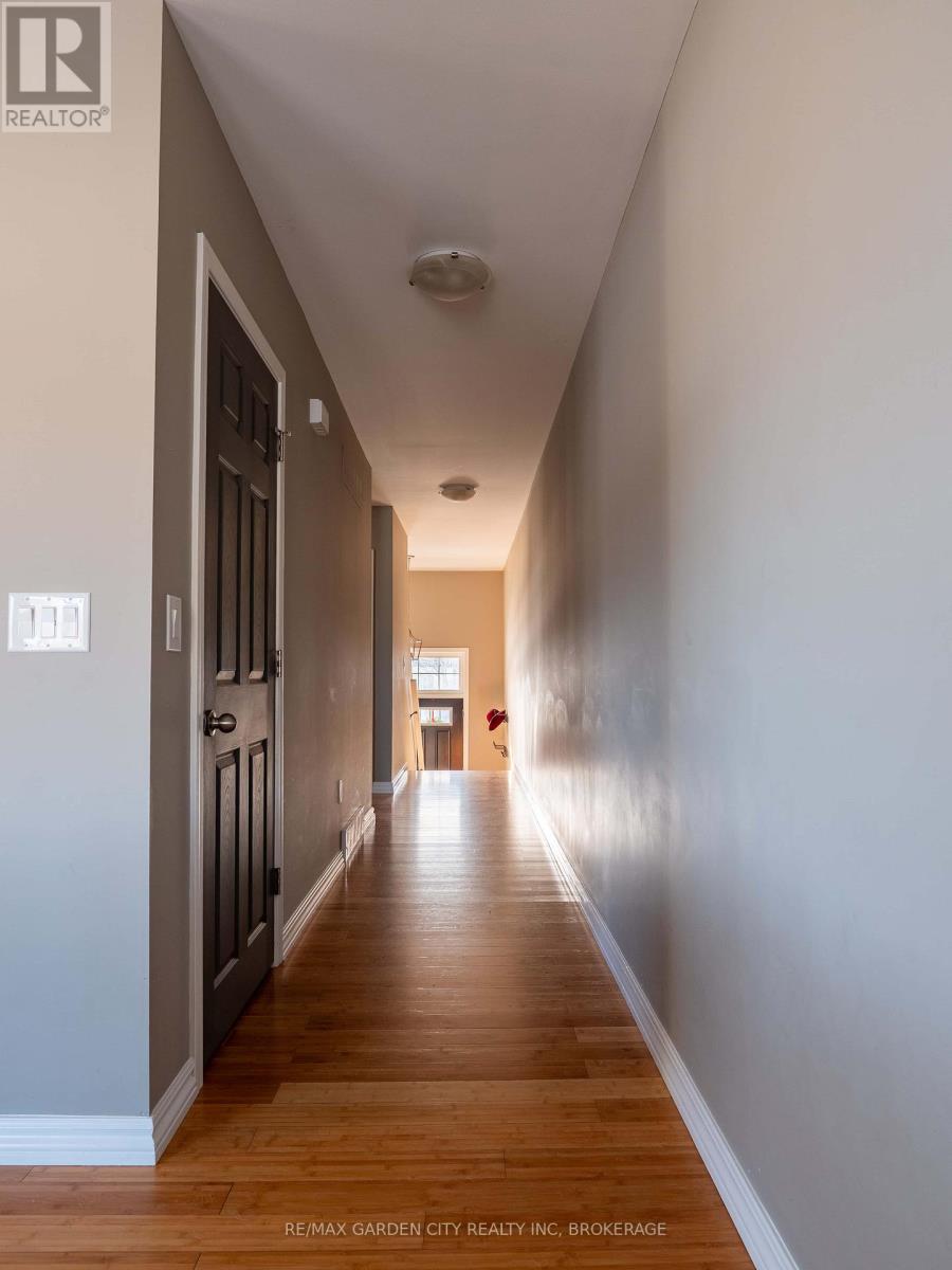 629 Broadway Avenue, Welland, Ontario  L3C 5M6 - Photo 7 - X12615346