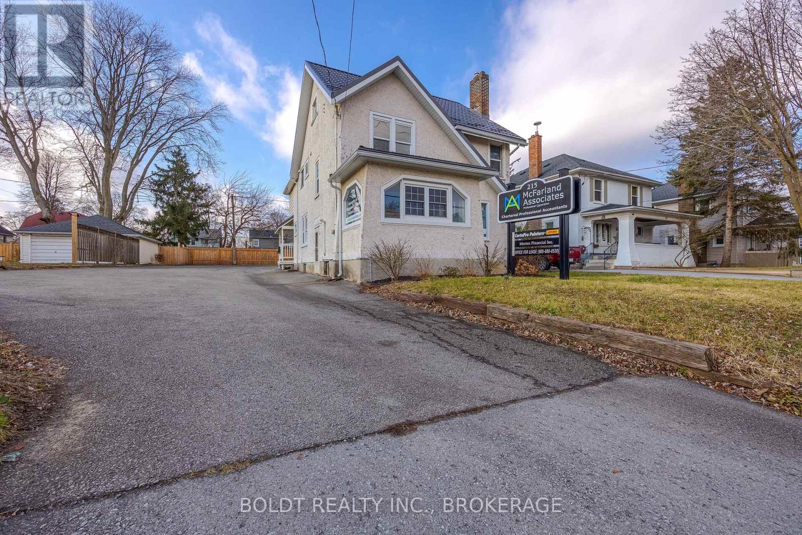 2D - 215 ONTARIO STREET, St. Catharines, Ontario