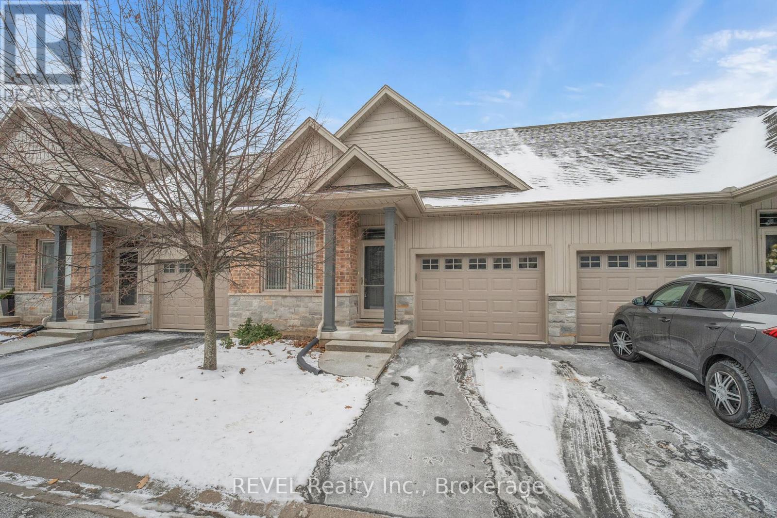 8 - 5490 PRINCE EDWARD AVENUE, Niagara Falls, Ontario