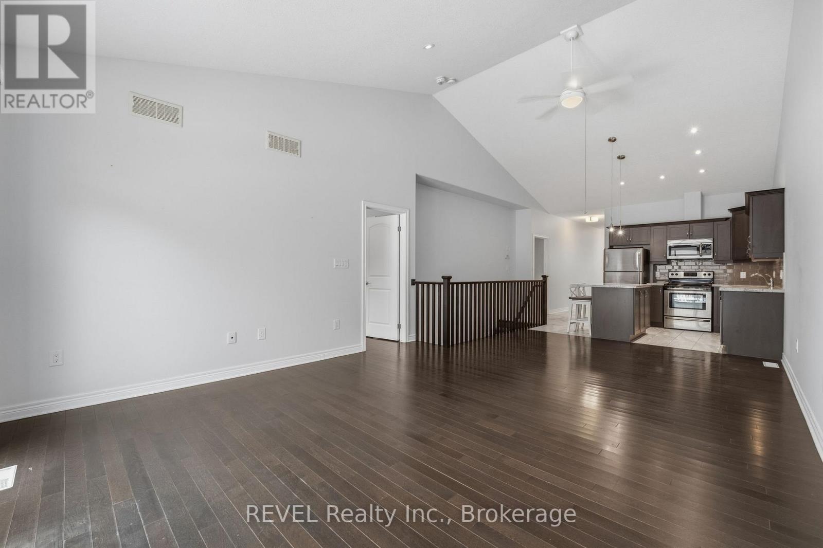 8 - 5490 Prince Edward Avenue, Niagara Falls, Ontario  L2G 0G5 - Photo 6 - X12627358