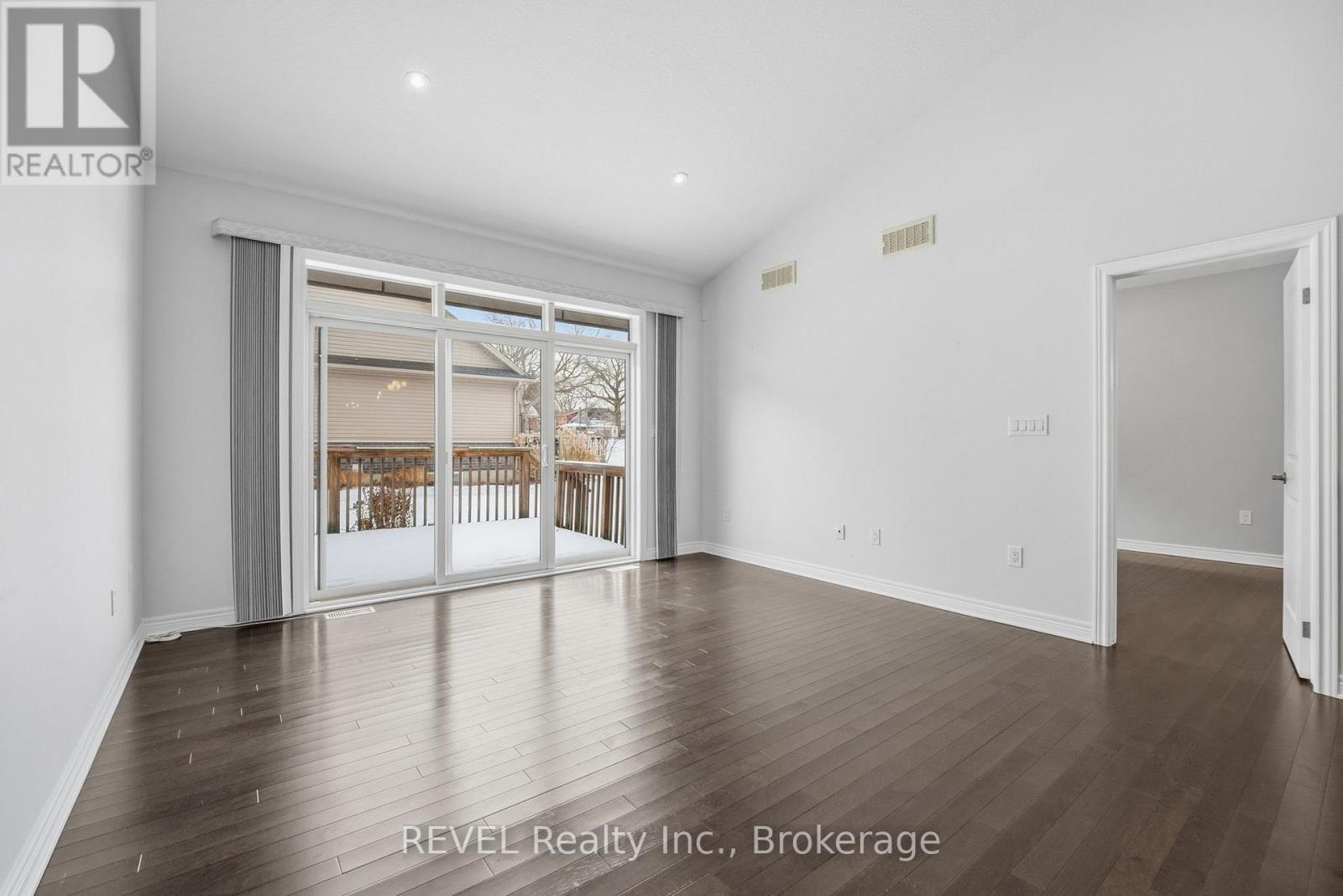 8 - 5490 Prince Edward Avenue, Niagara Falls, Ontario  L2G 0G5 - Photo 7 - X12627358