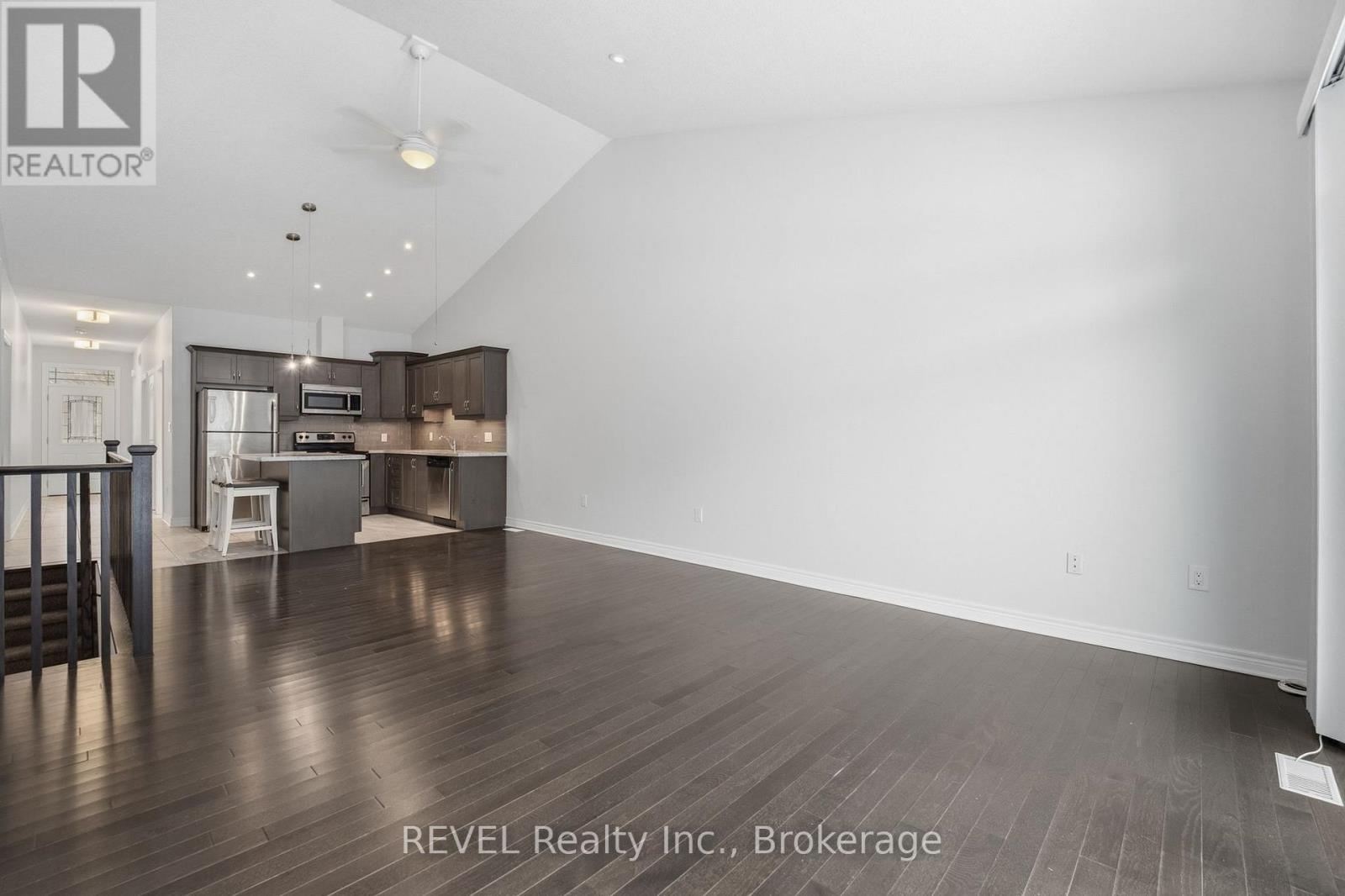 8 - 5490 Prince Edward Avenue, Niagara Falls, Ontario  L2G 0G5 - Photo 8 - X12627358