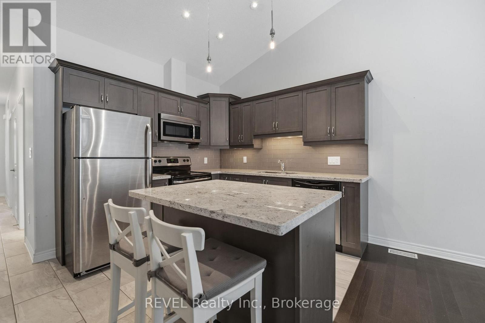 8 - 5490 Prince Edward Avenue, Niagara Falls, Ontario  L2G 0G5 - Photo 9 - X12627358