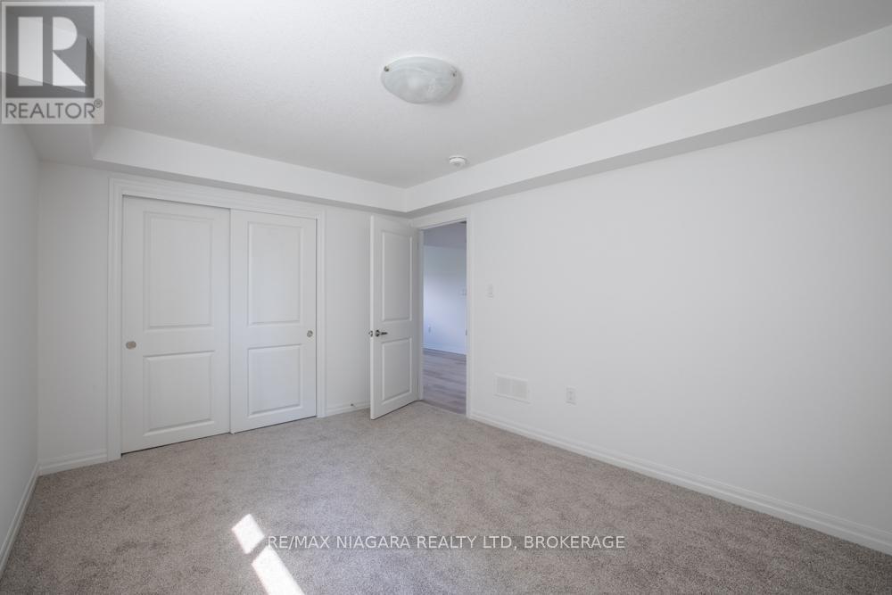 Lower - 158 Hillcrest Road, Port Colborne, Ontario  L3K 6E4 - Photo 5 - X12627712