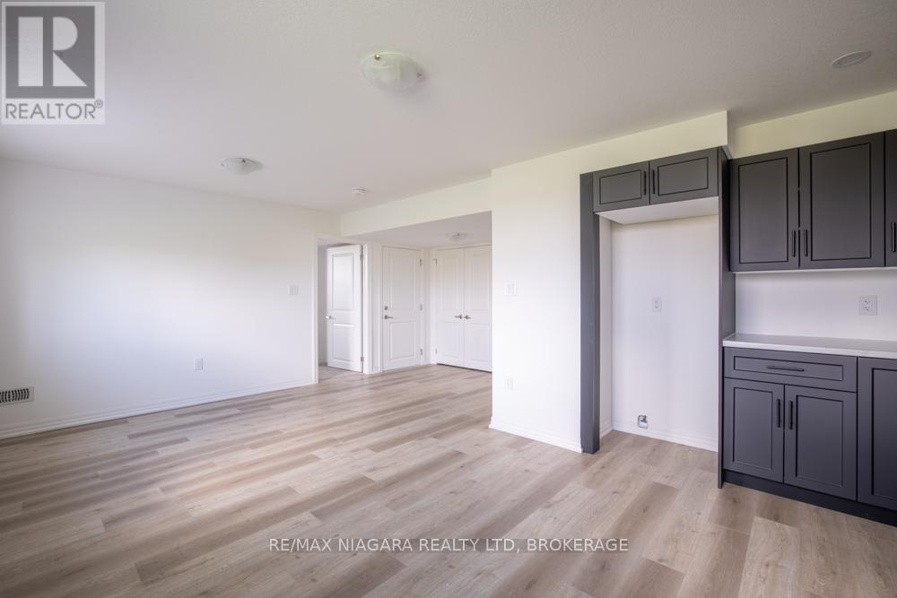 Lower - 158 Hillcrest Road, Port Colborne, Ontario  L3K 6E4 - Photo 7 - X12627712