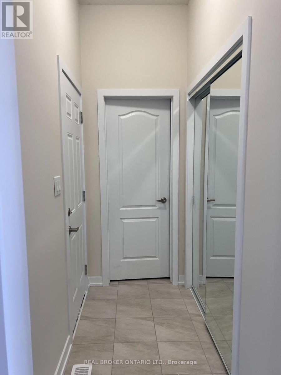 90 Sunflower Crescent, Thorold, Ontario  L3B 0L1 - Photo 8 - X12627976