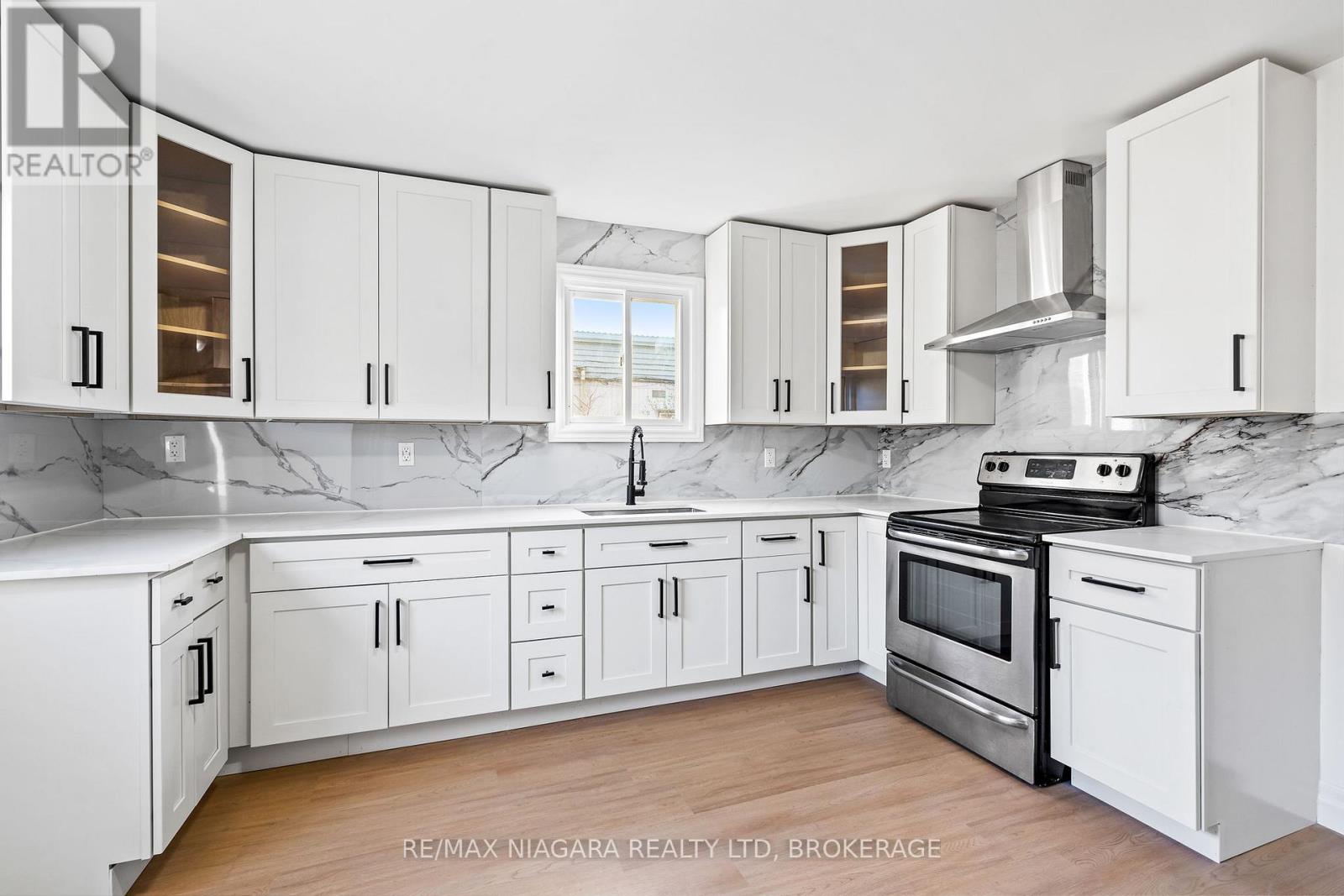 396 Fairview Road, Fort Erie, Ontario  L2A 4S2 - Photo 21 - X12630590