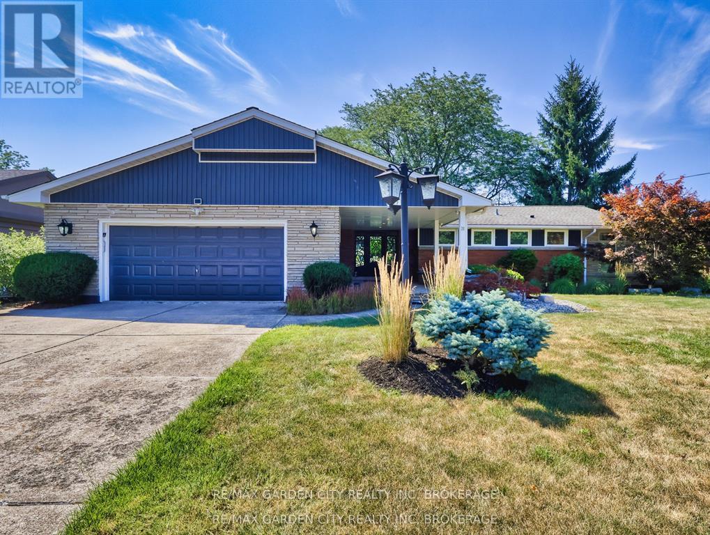 28 Marsdale Drive, St. Catharines, Ontario  L2T 3S3 - Photo 2 - X12631024