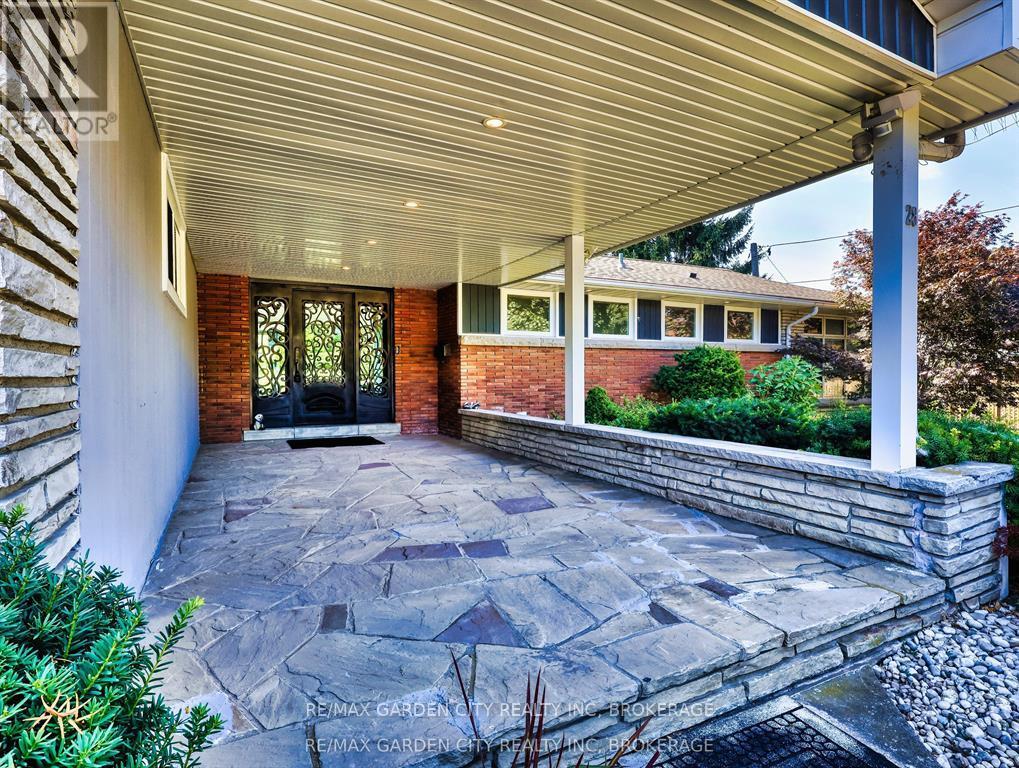 28 Marsdale Drive, St. Catharines, Ontario  L2T 3S3 - Photo 3 - X12631024